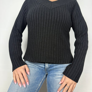 Black ribbed V neck jumper (M)