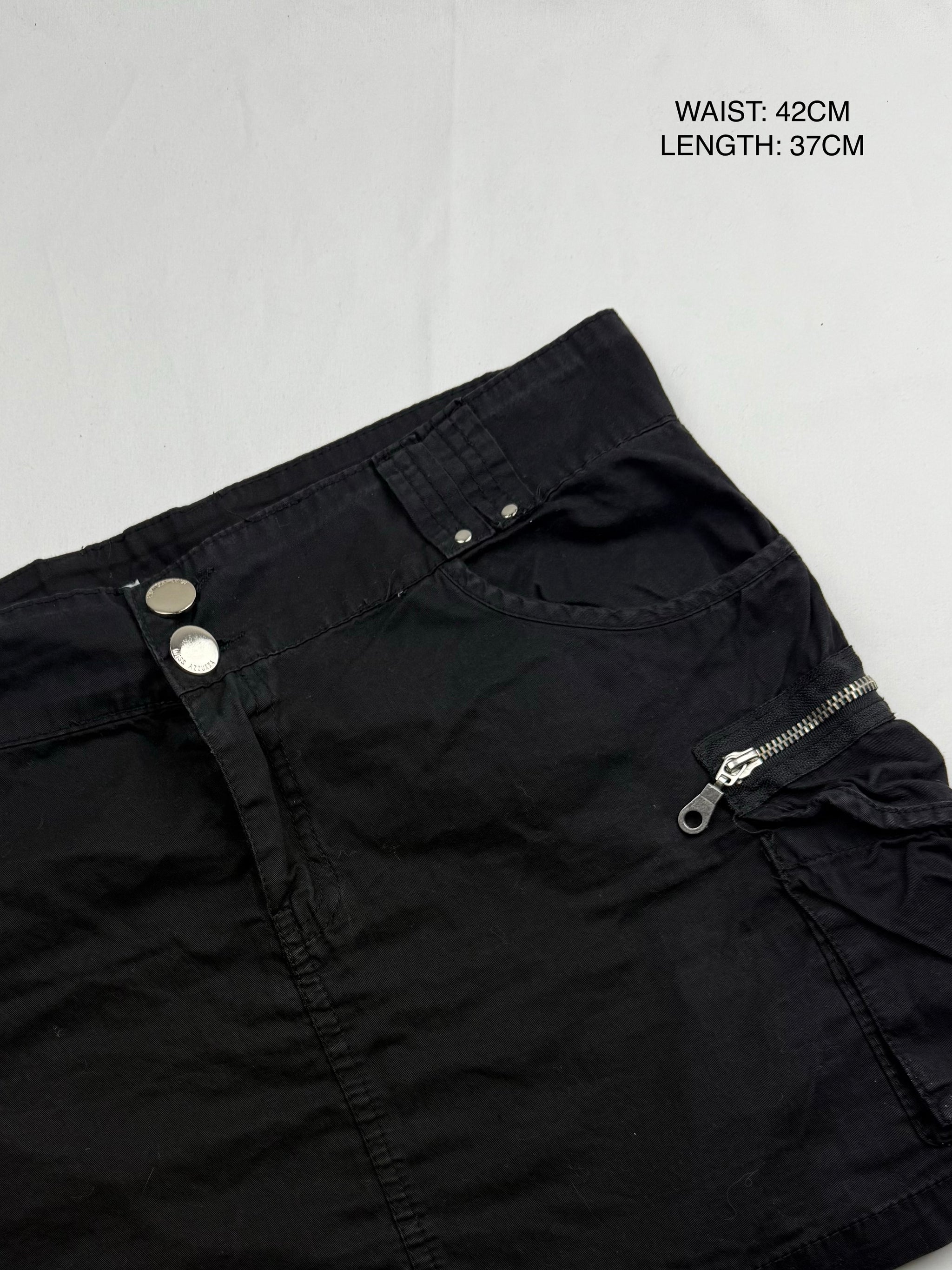 Black cargo cotton low rise mini skirt (M/L)
