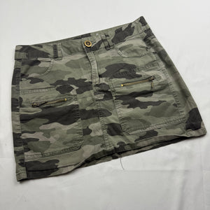 Khaki camo low rise denim mini skirt (S)