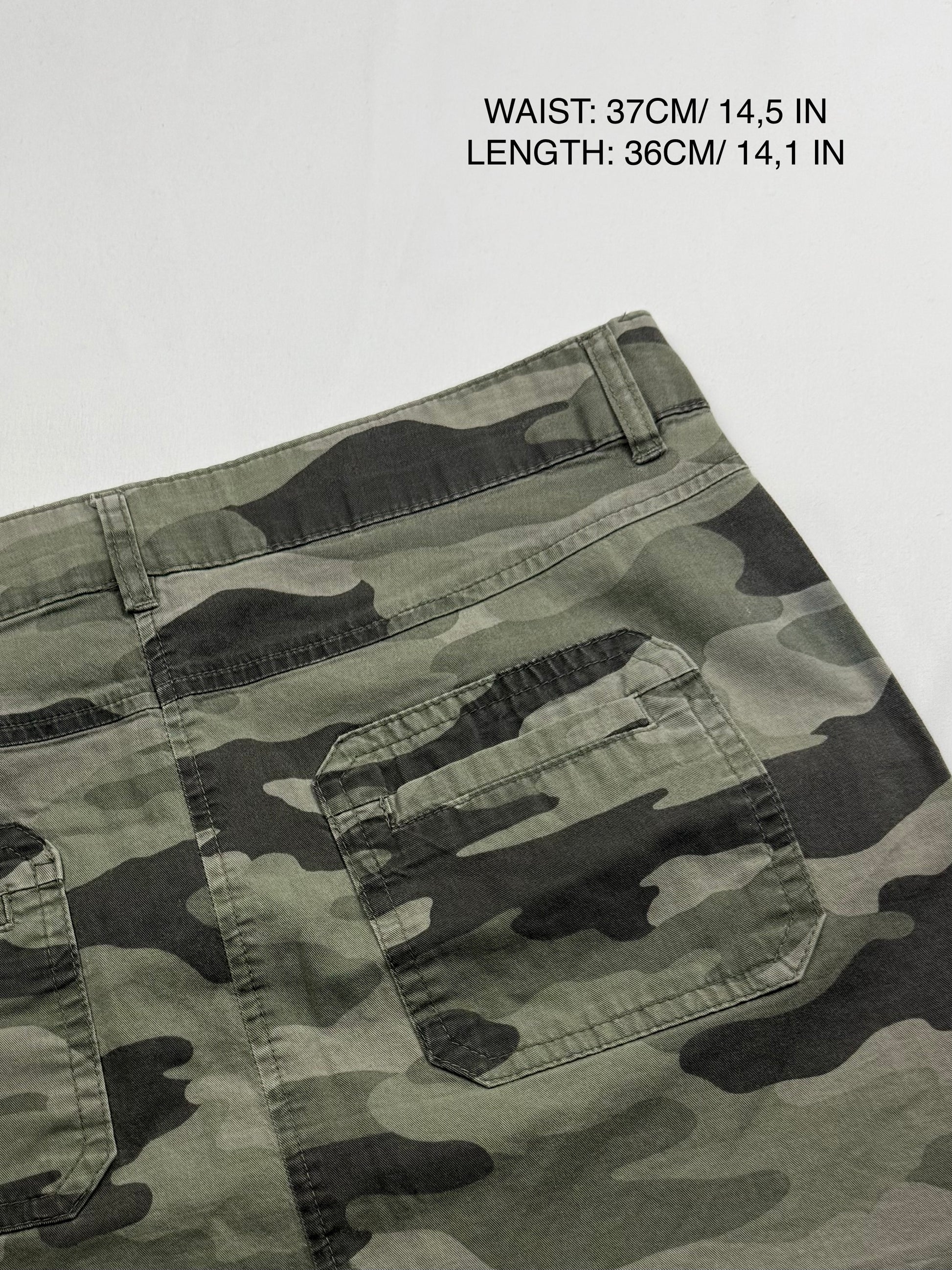 Khaki camo low rise denim mini skirt (S)