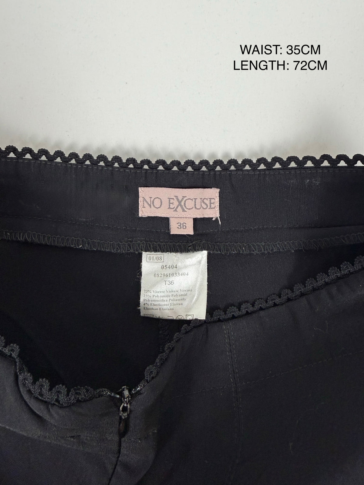 Black low rise capri pants (S)