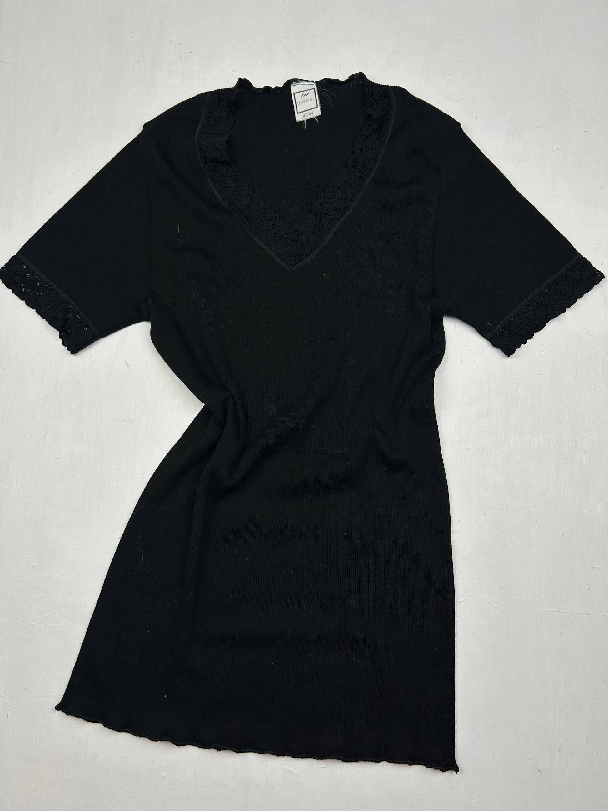 Black lace neck knitted tee (M/L)