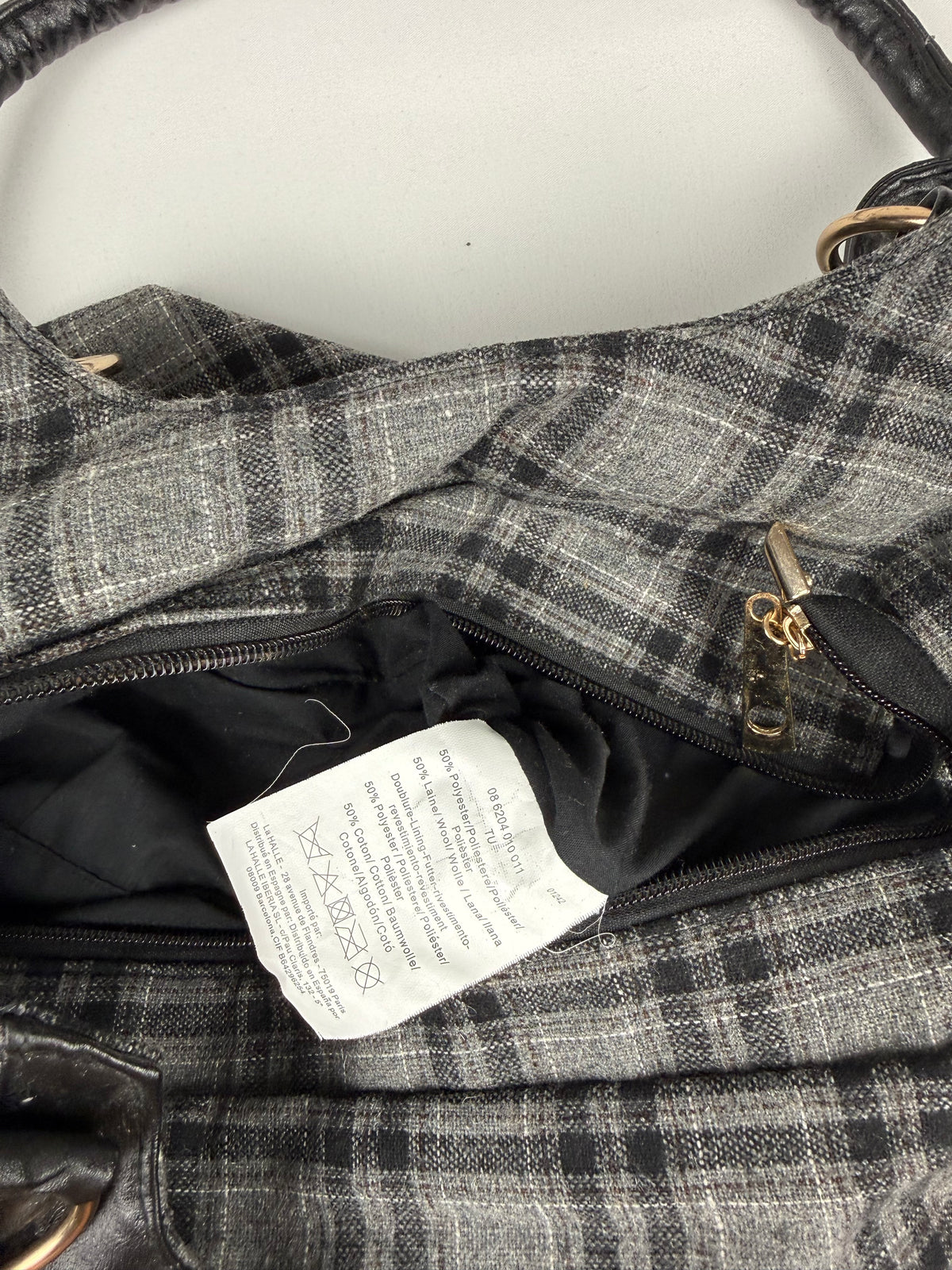 Grey check print shoulder bag (32x37cm)