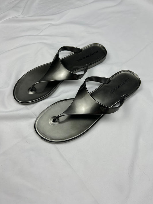 Grey thong flip flops (38)