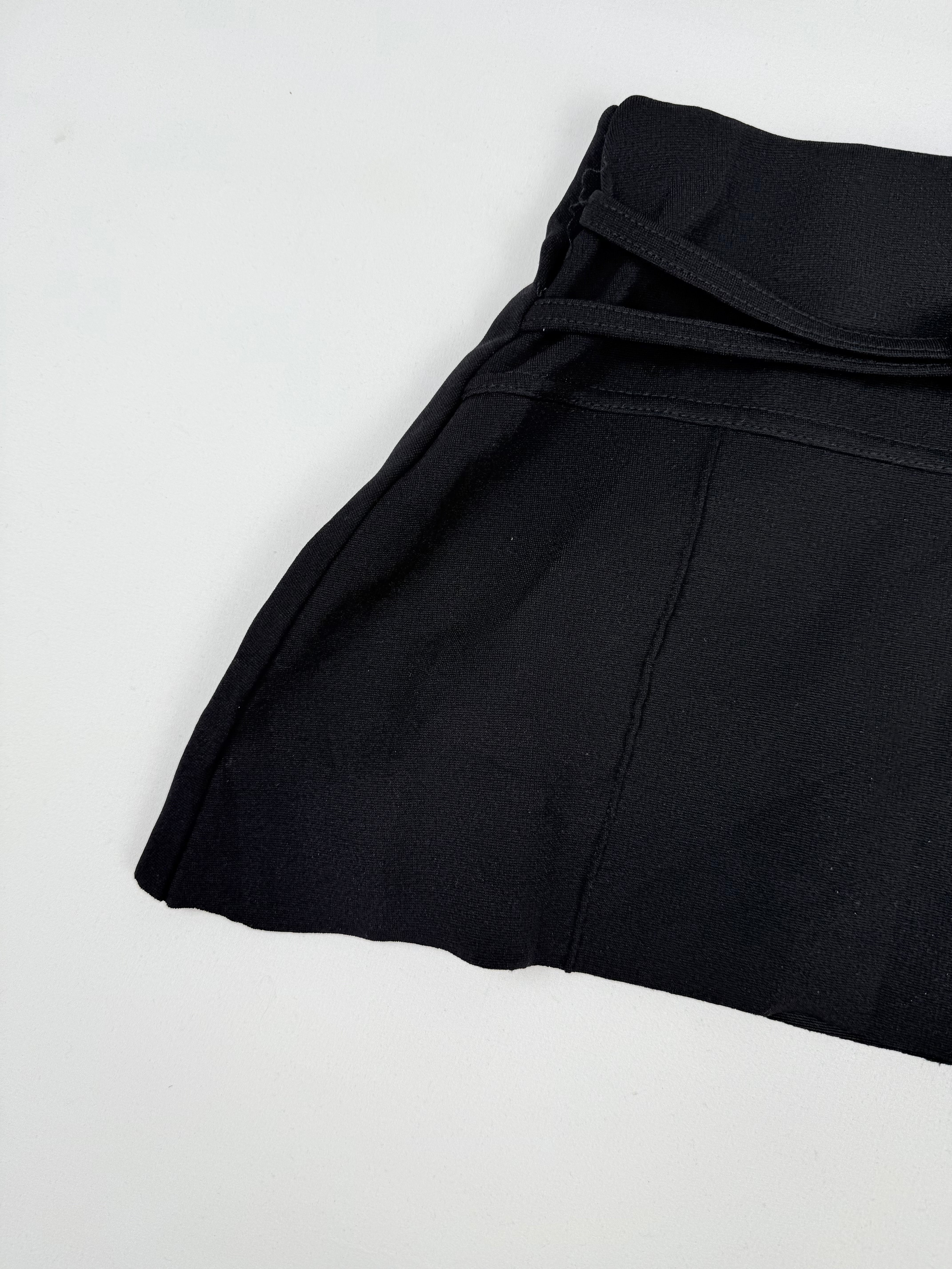 Black low rise mini skirt with buckle belt (XS)