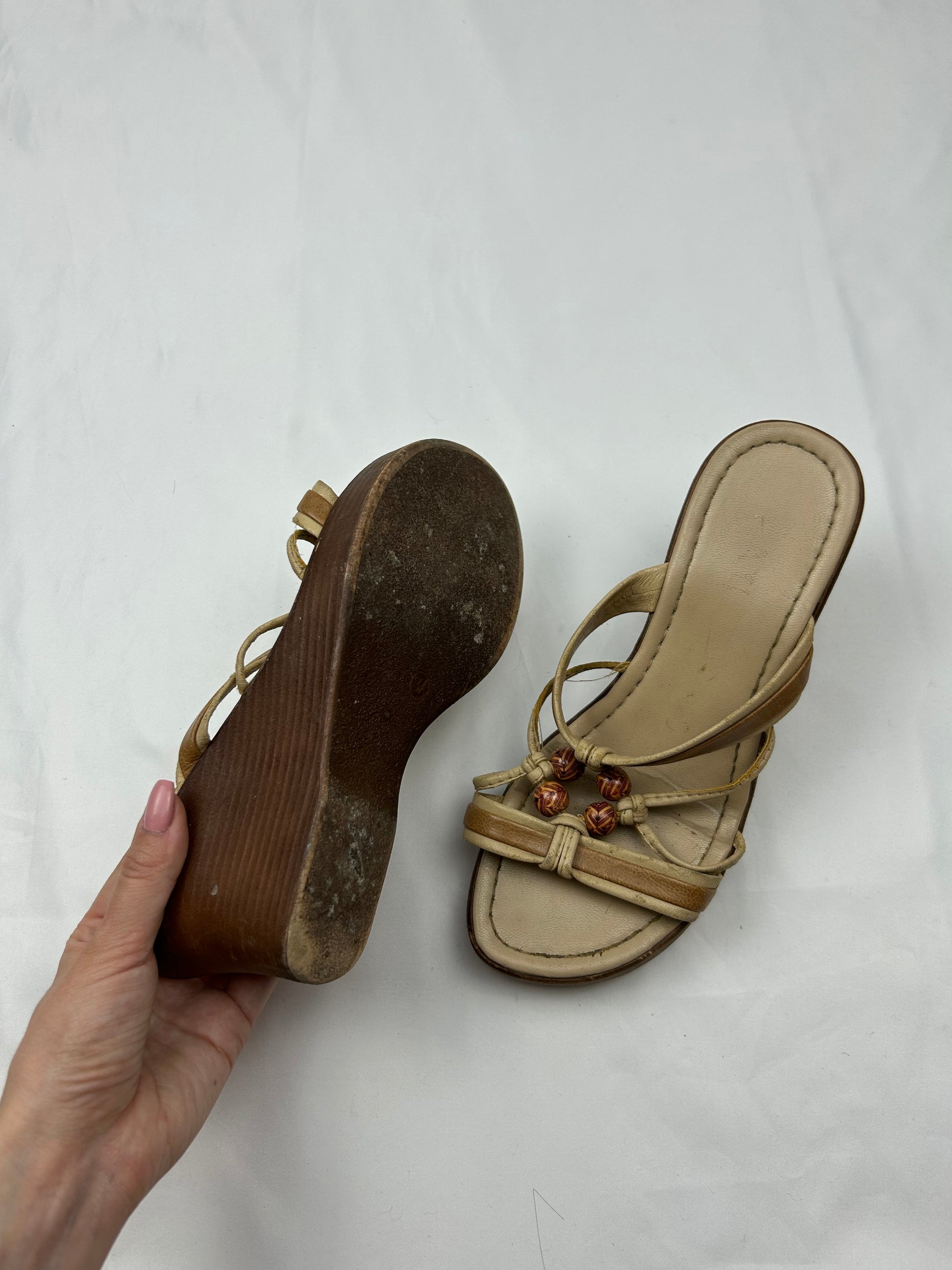Beige pearls wedge heels mules (37)