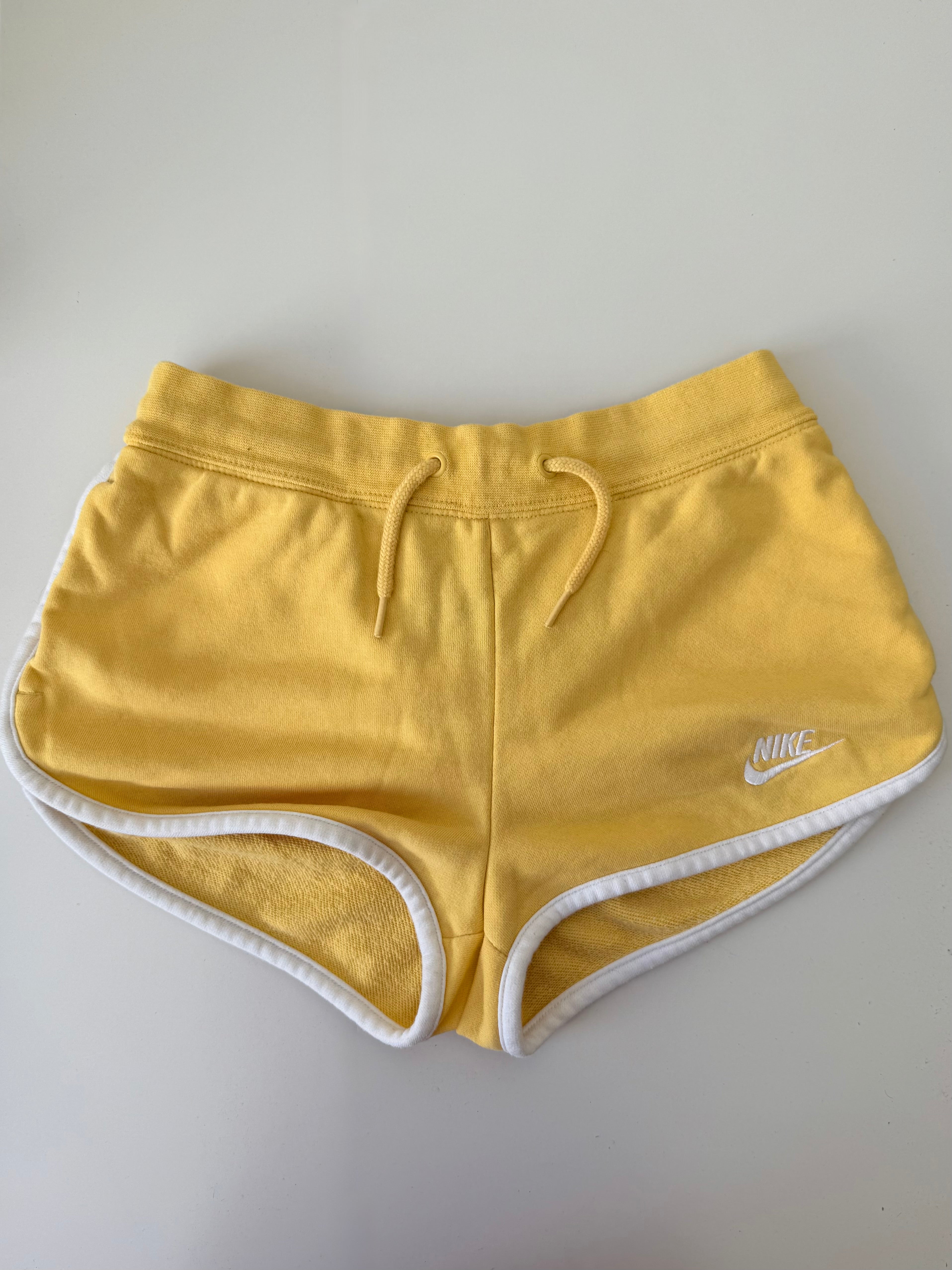 Yellow activewear low rise mini short (XS)