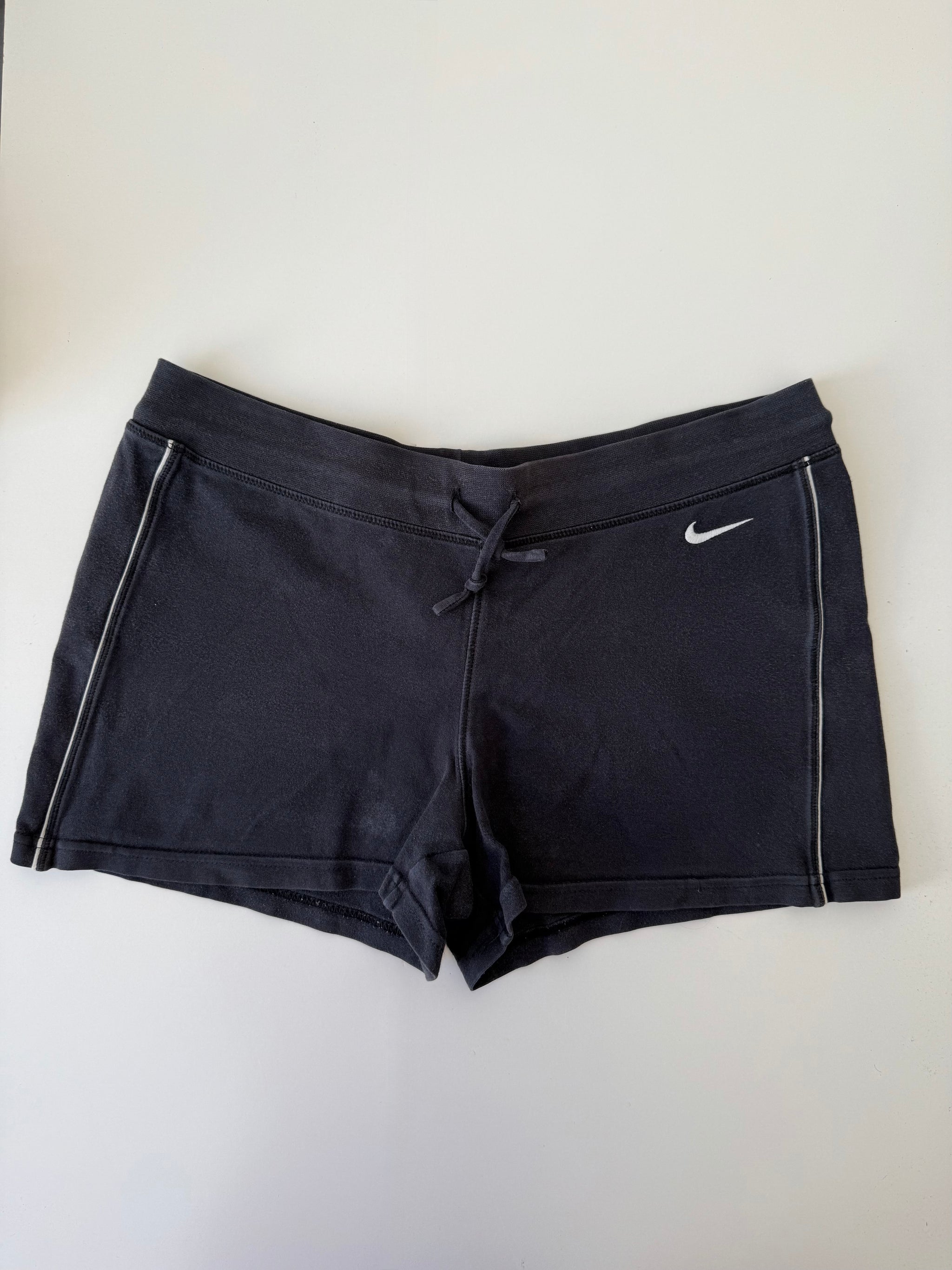 Black activewear low rise mini short (S)