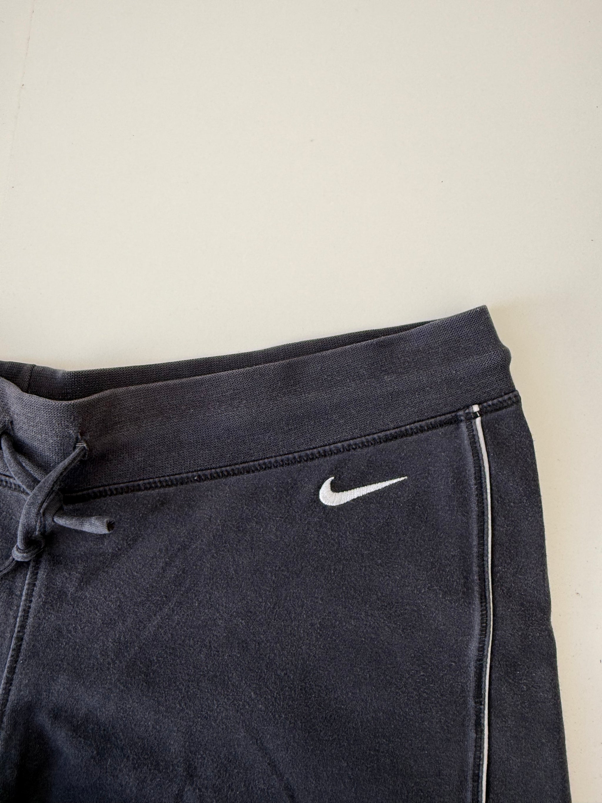 Black activewear low rise mini short (S)