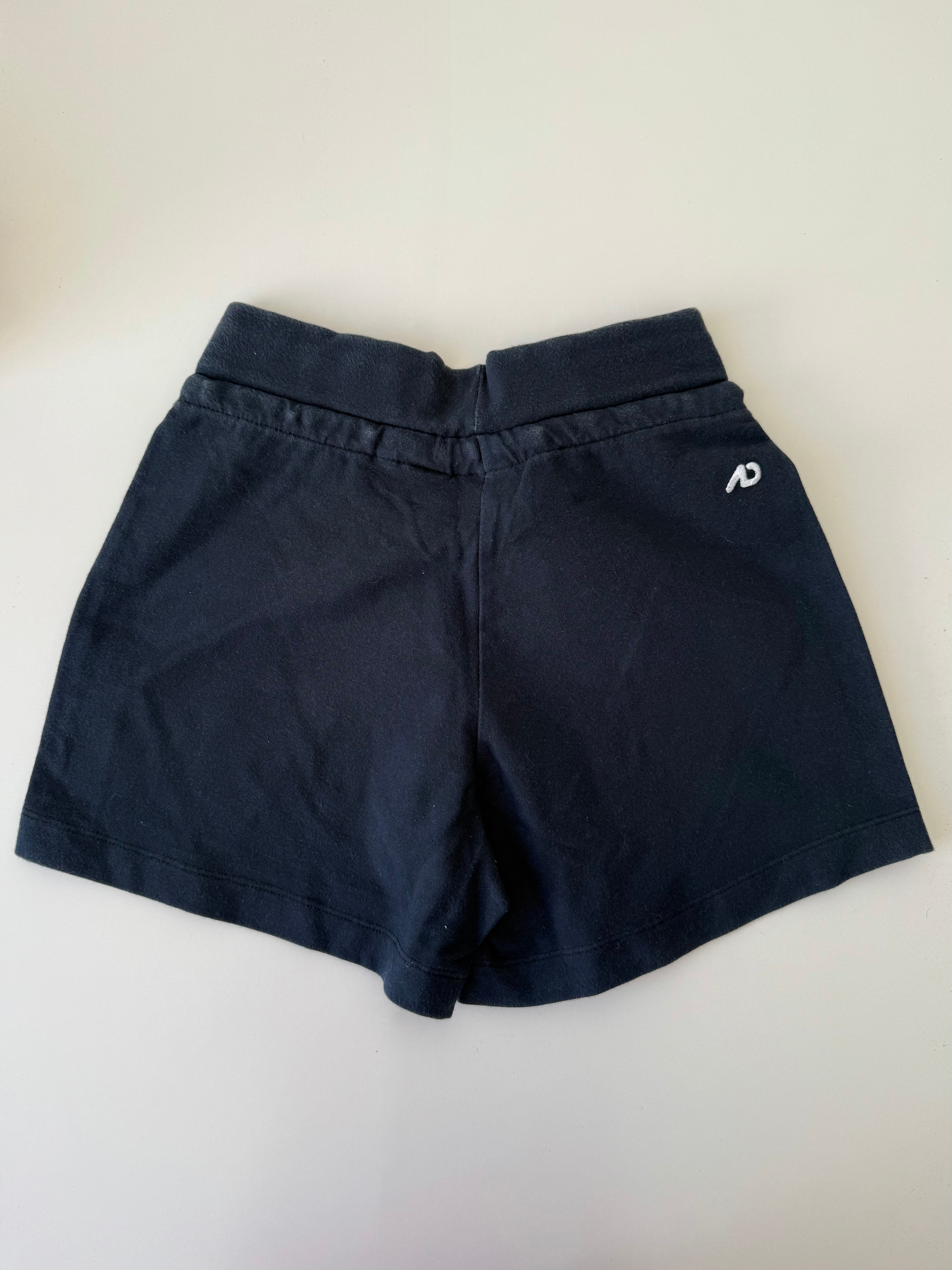 Black activewear low rise mini short (XS)