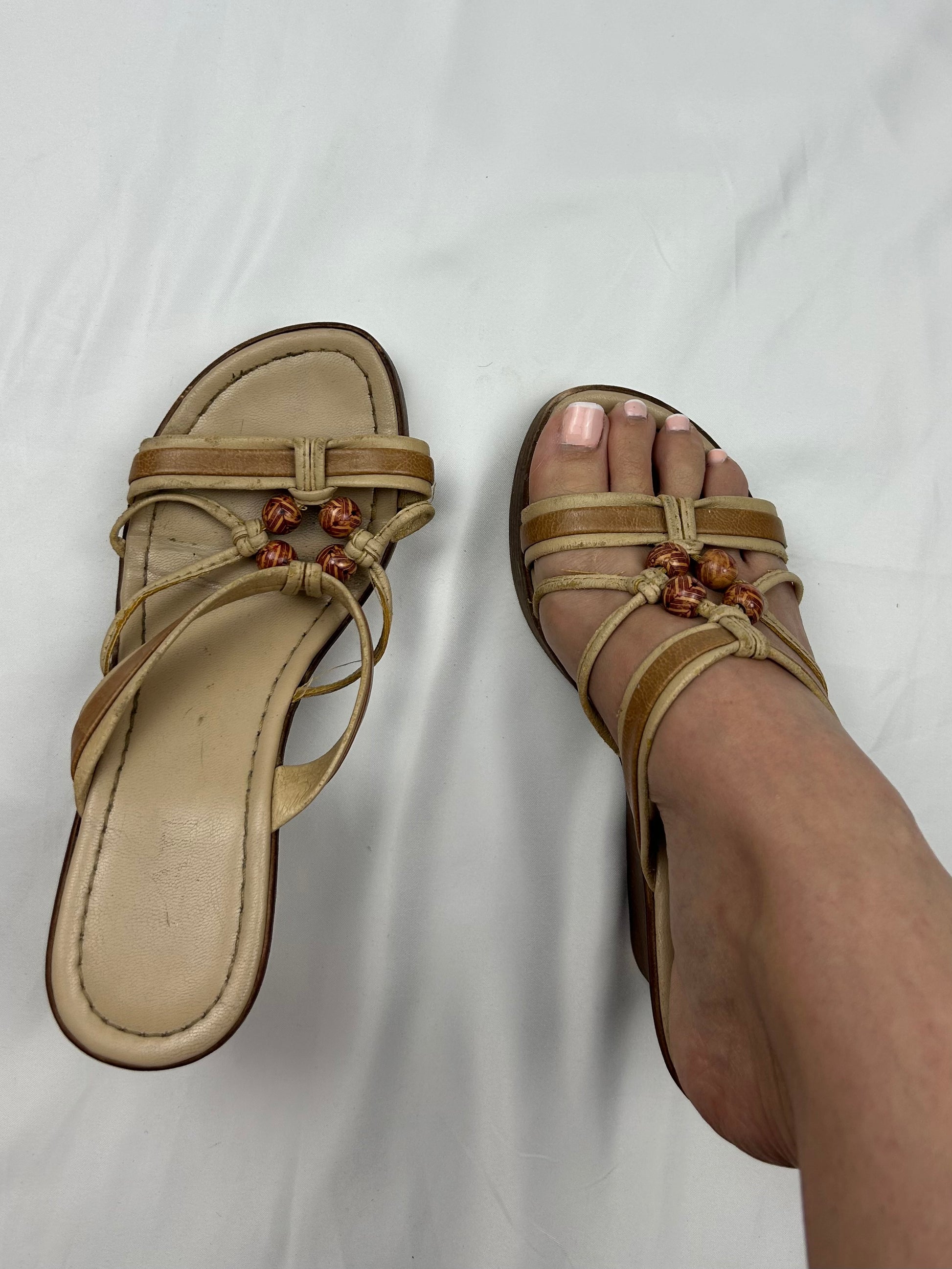 Beige pearls wedge heels mules (37)