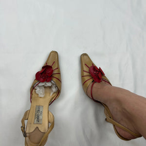 Flower appliqué pointed toes kitten heels (37.5)