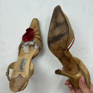 Flower appliqué pointed toes kitten heels (37.5)