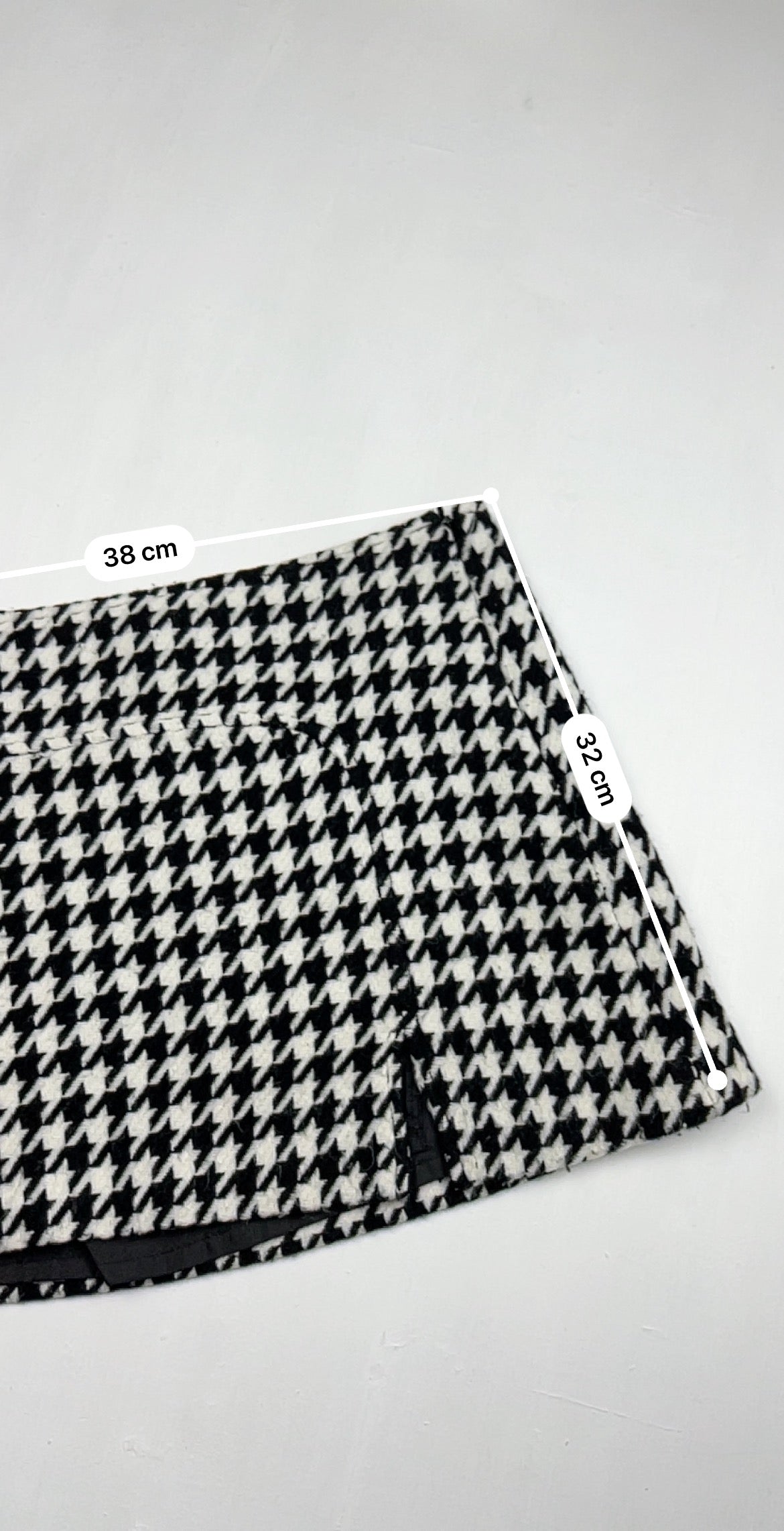 Black & white houndstooth low rise office mini skirt (S)