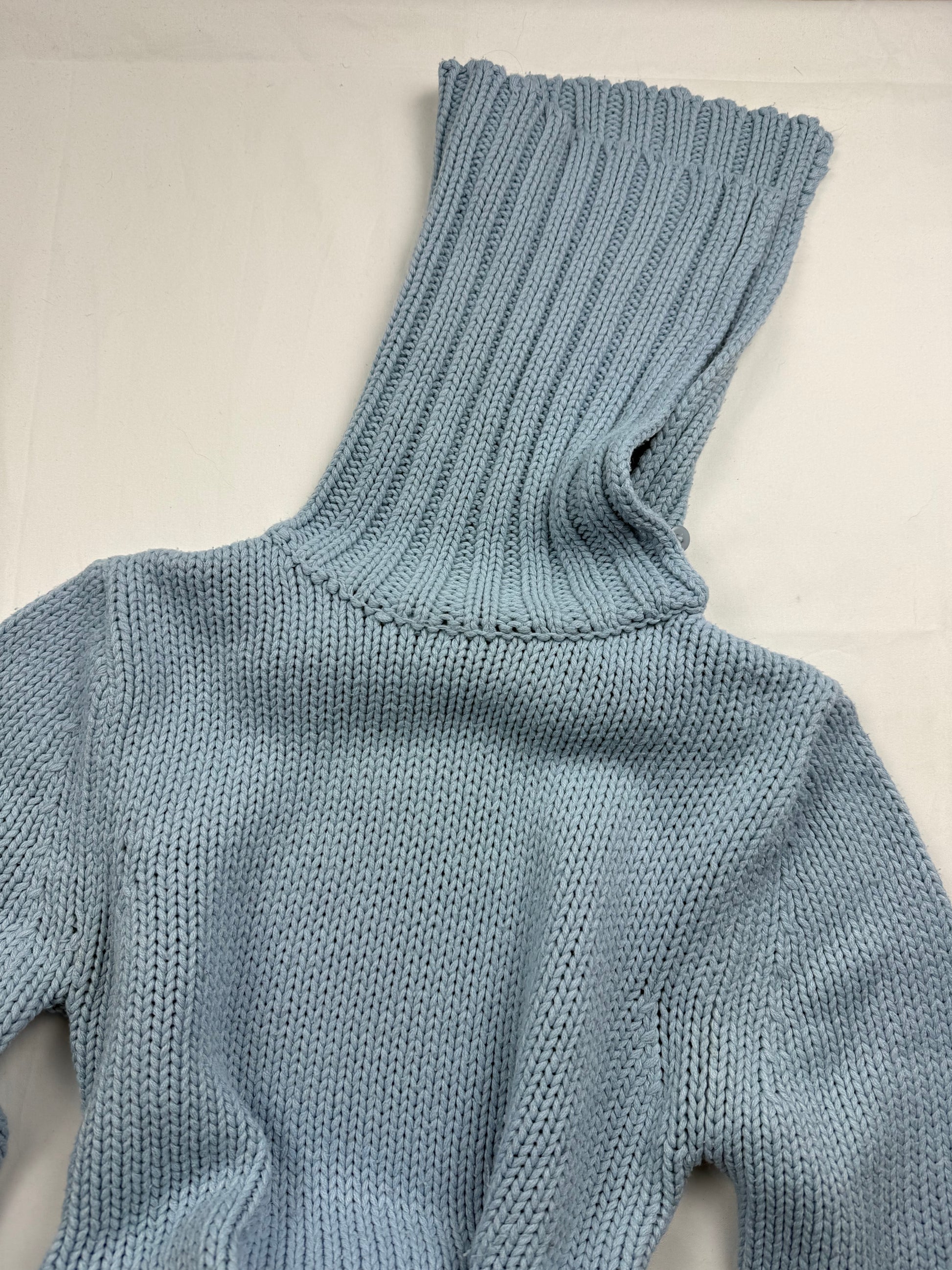 Baby blue knitted turtleneck jumper (M/L)