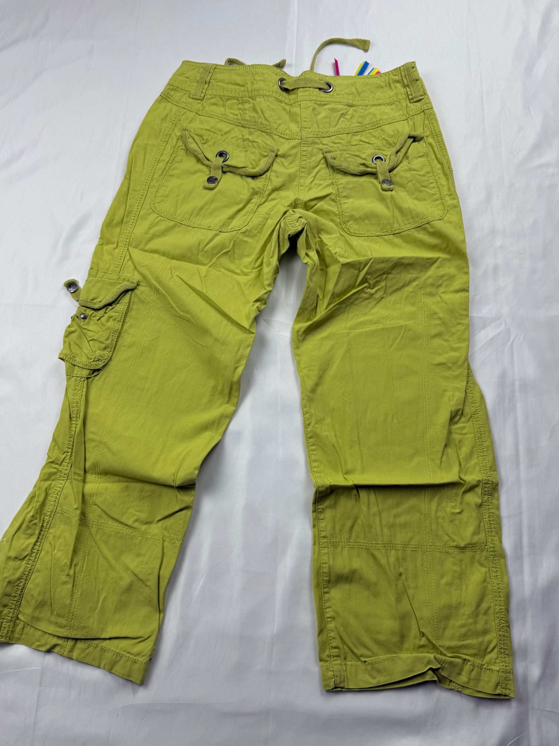 Green 100% cotton cargo low rise capri pants (S)