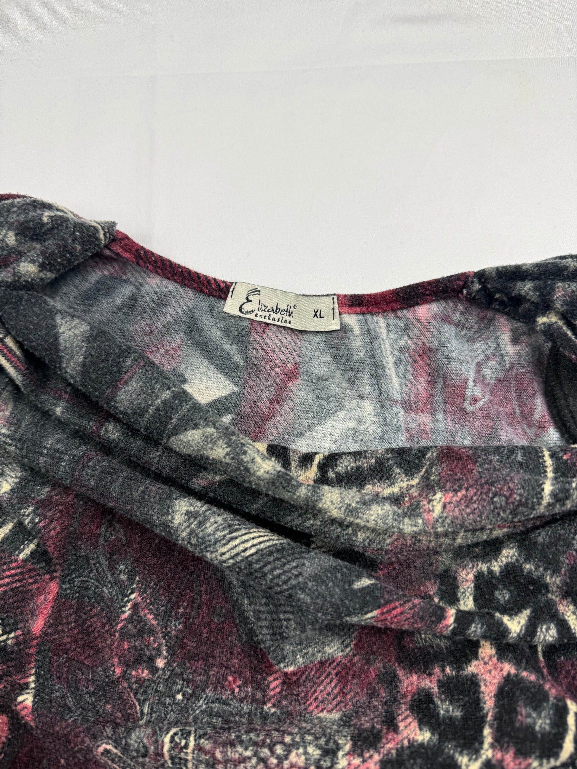 Black graphic fleece plunge neck long sleeves top (XL)