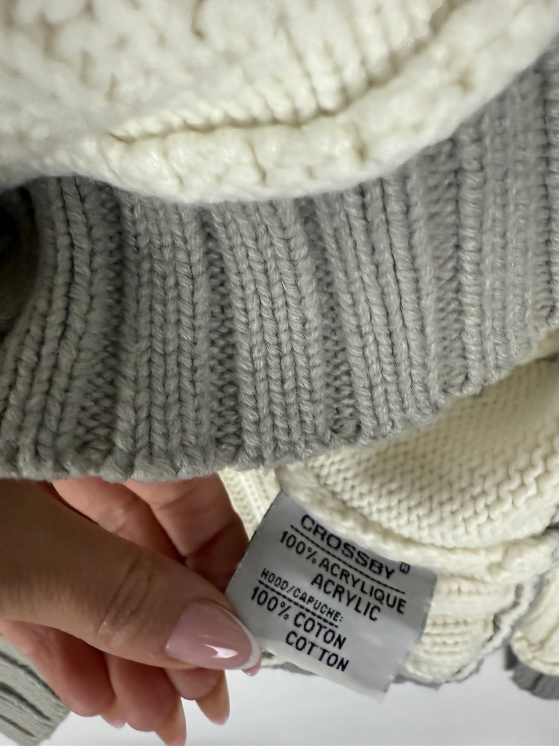 White hooded 100% cotton jumper (XL)