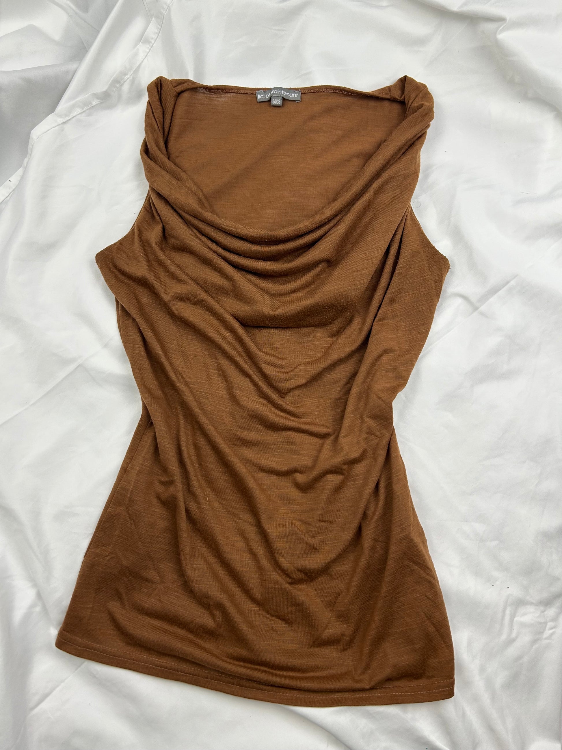 Camel tight fit tank top (S/M)