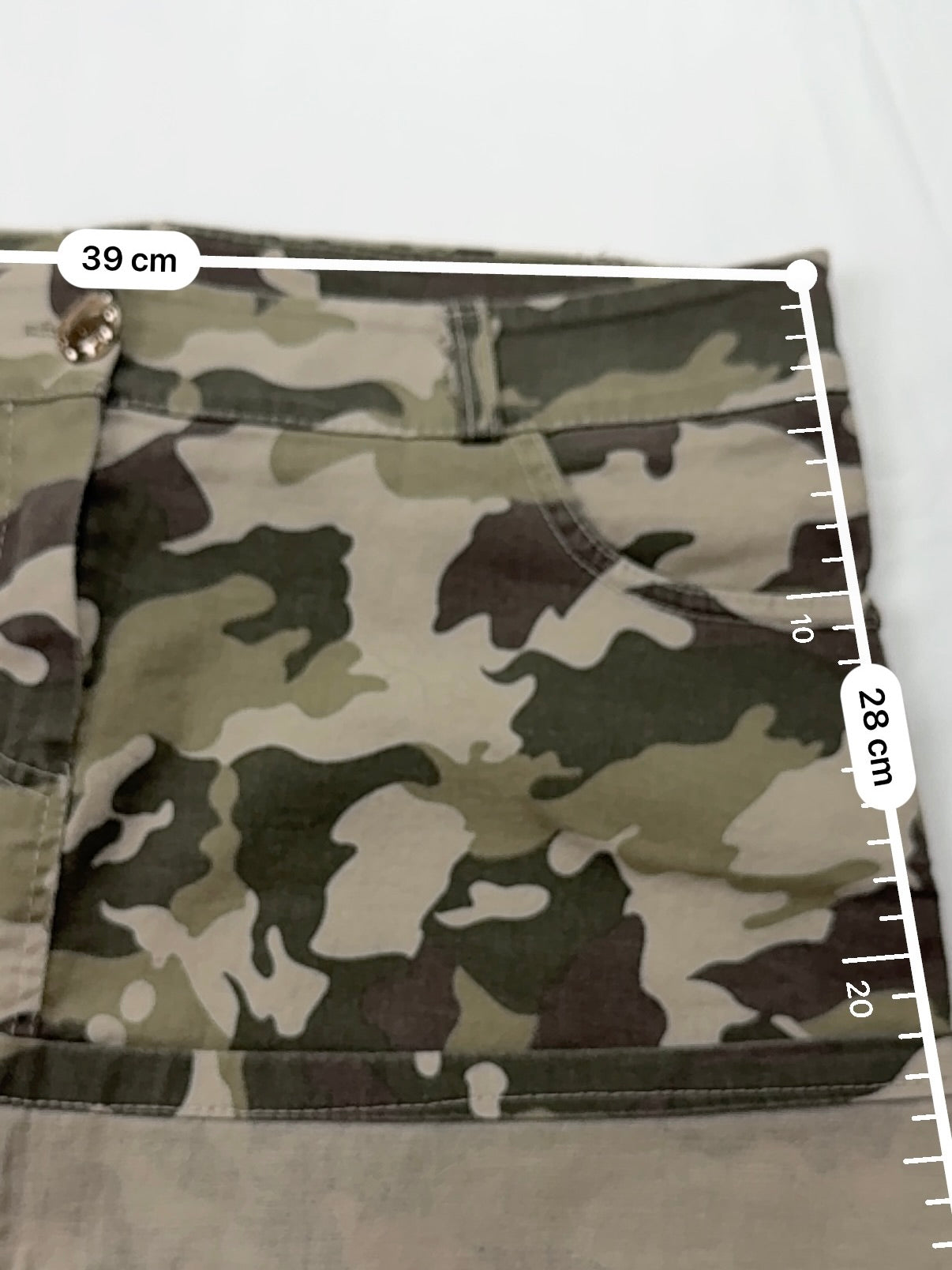 Khaki camo denim low rise mini skirt (M)