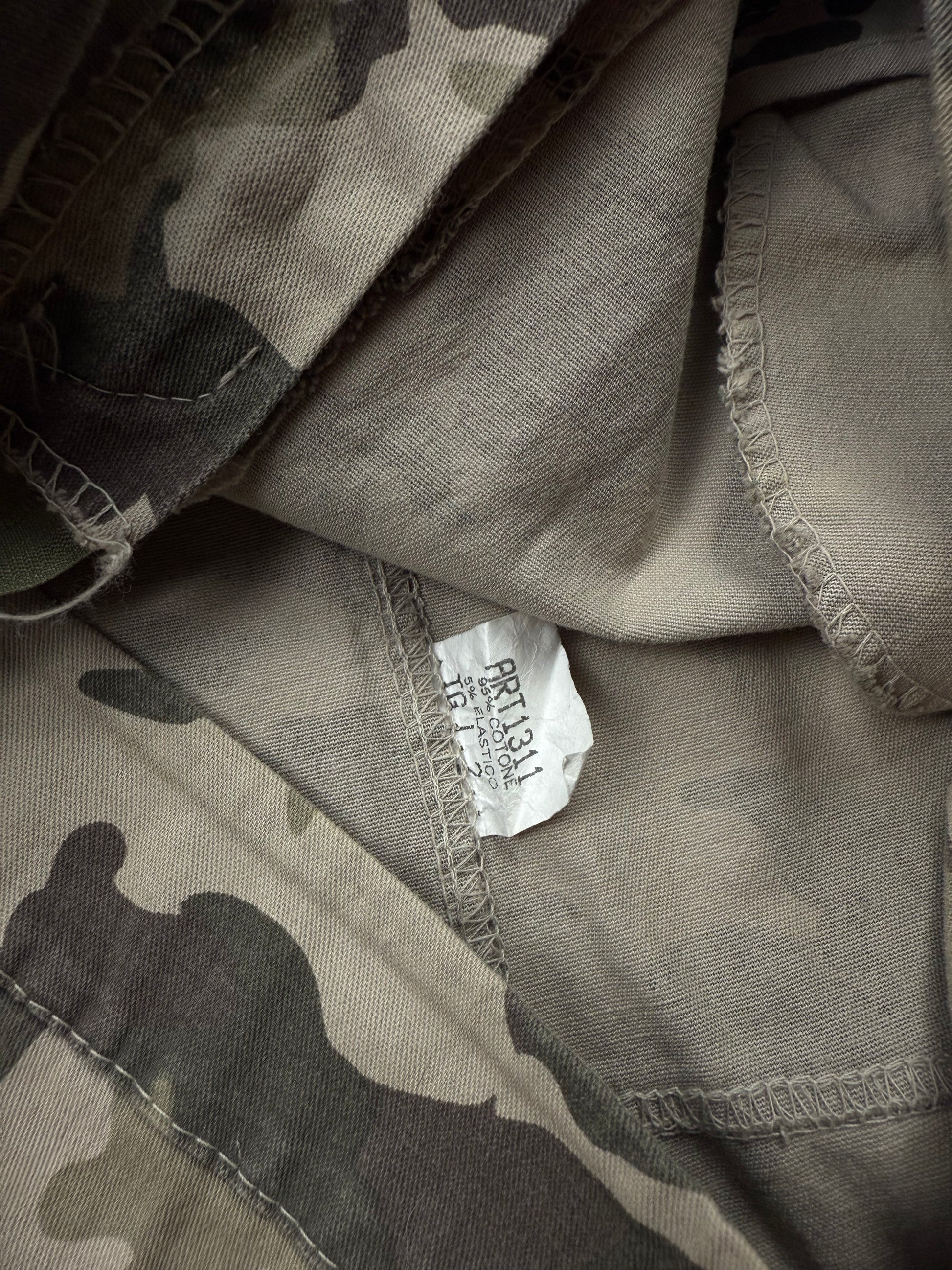 Khaki camo denim low rise mini skirt (M)
