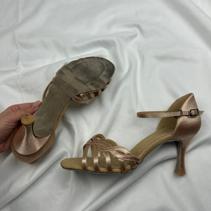 Beige kitten heels summer sandals (37)