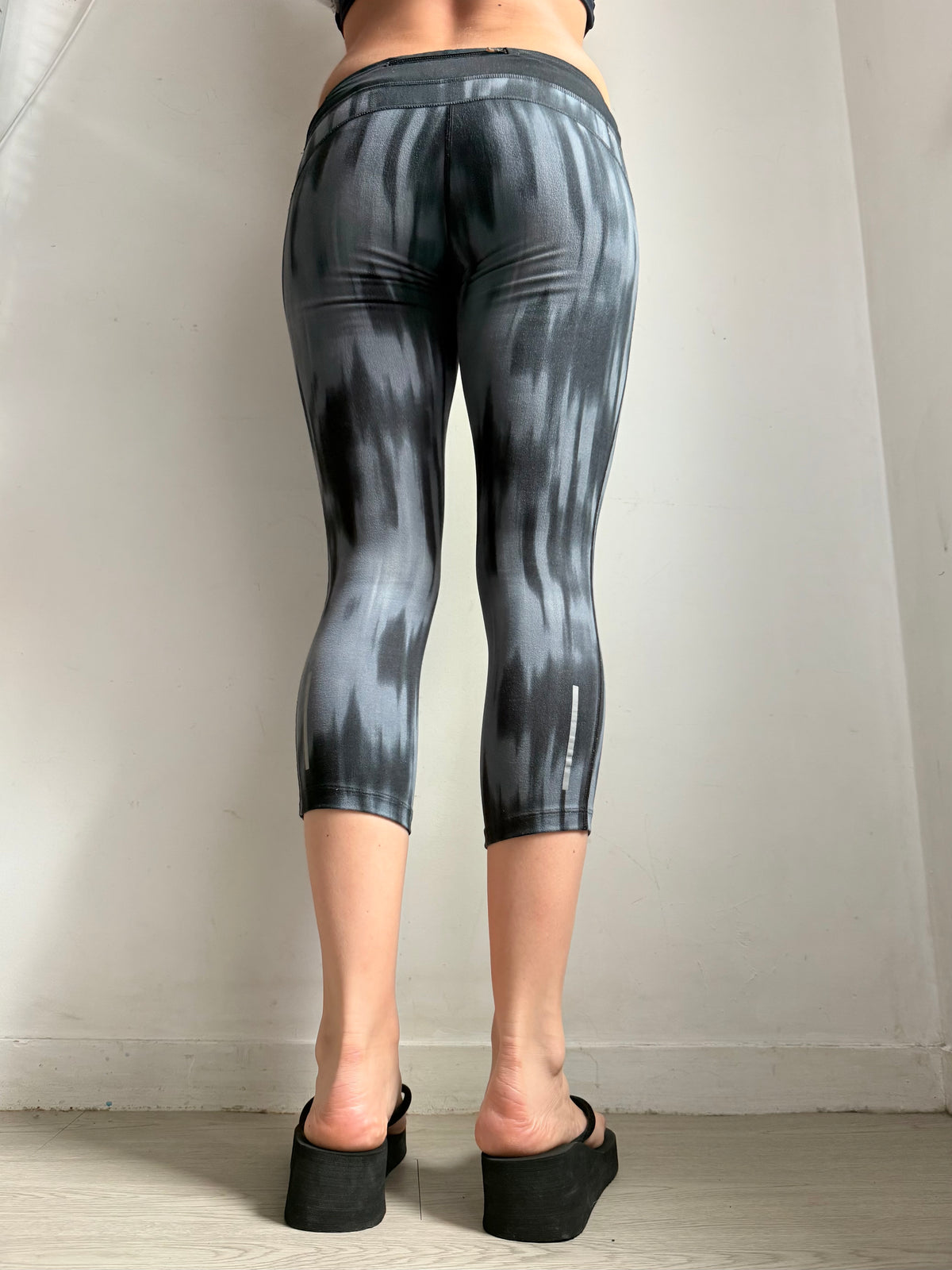 Pantalon droit taille basse en jean noir (XS)