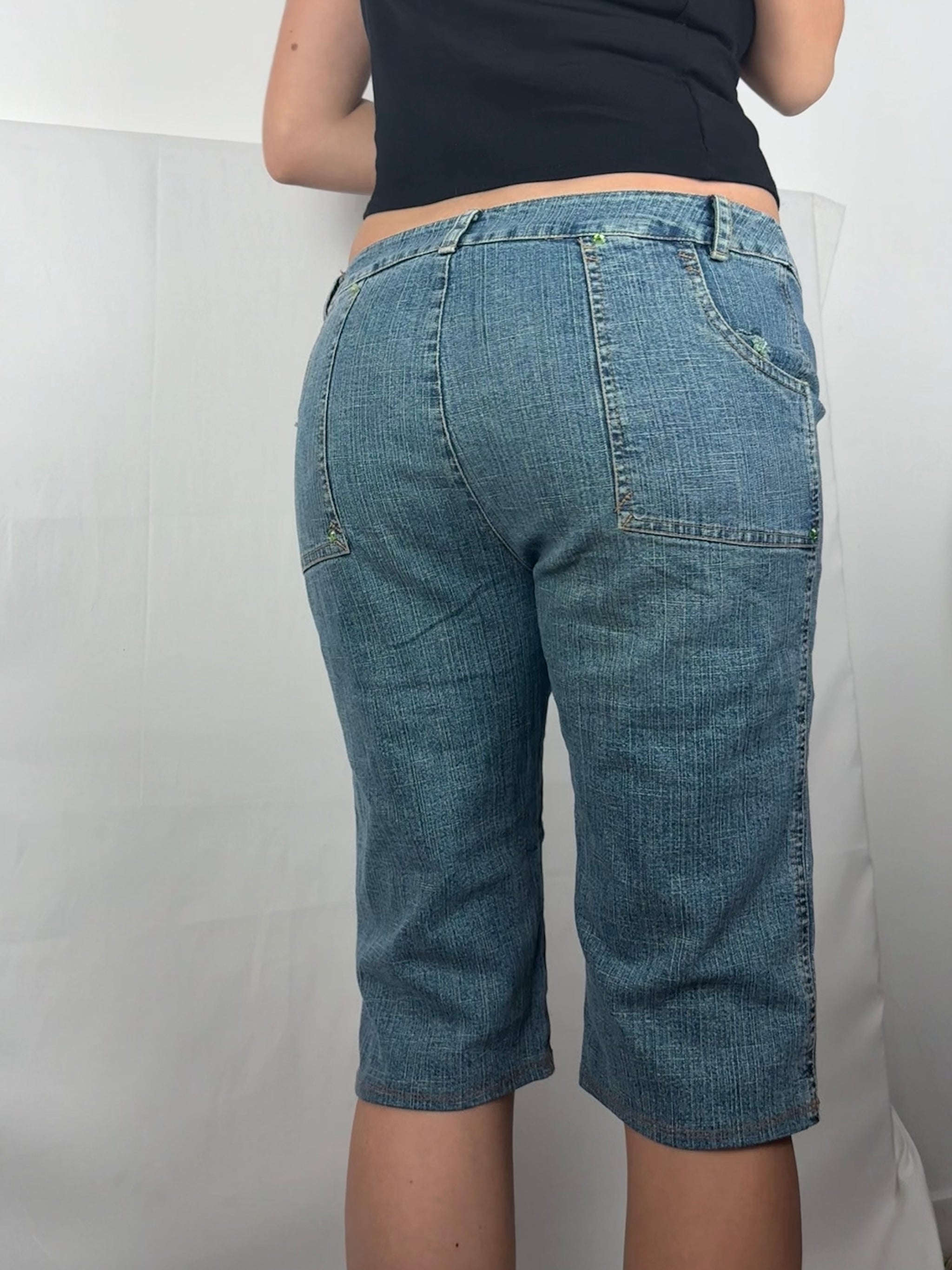 Blue denim low waist capri pants (L)
