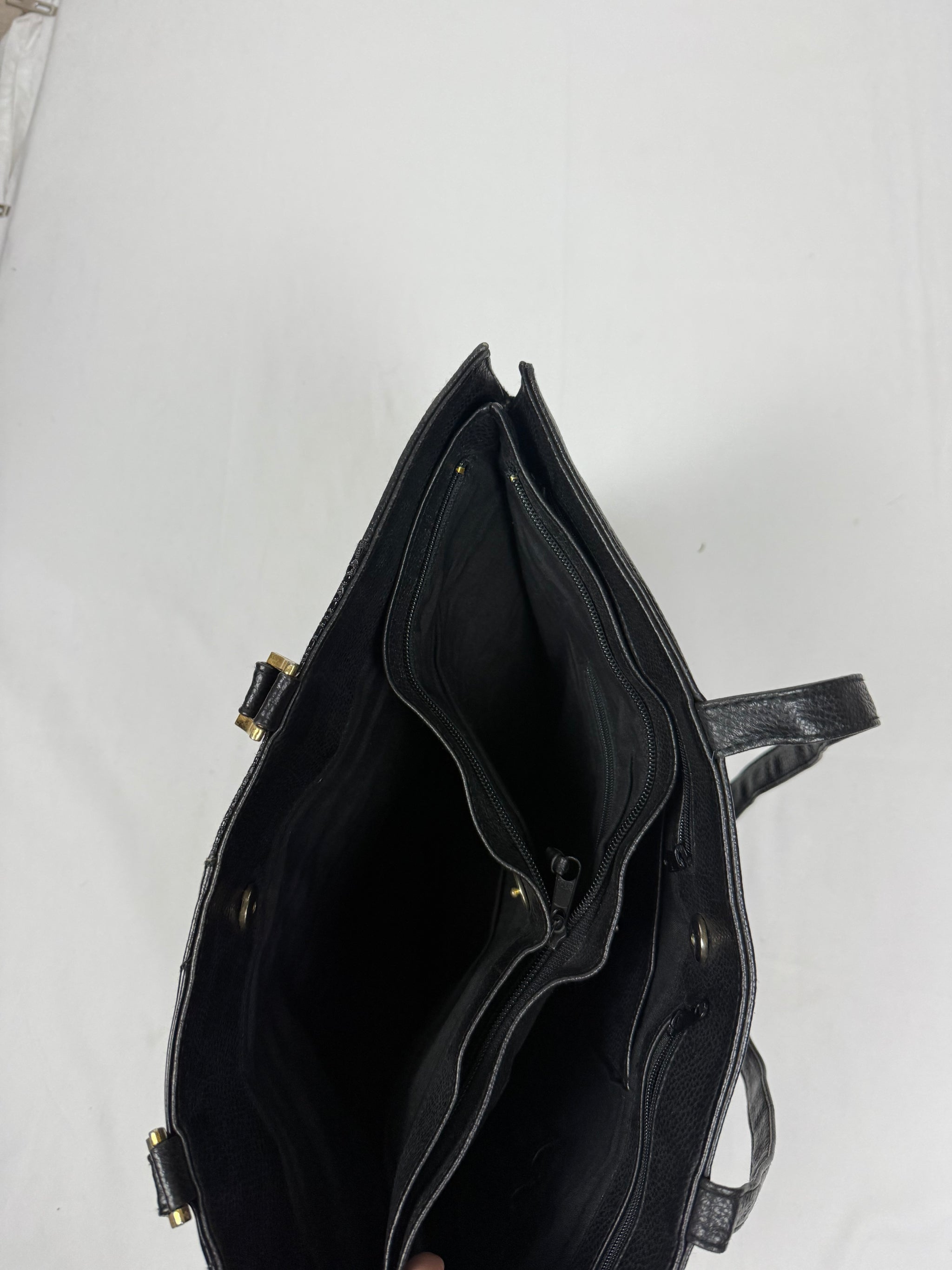 Black shoulder bag (45x31cm)