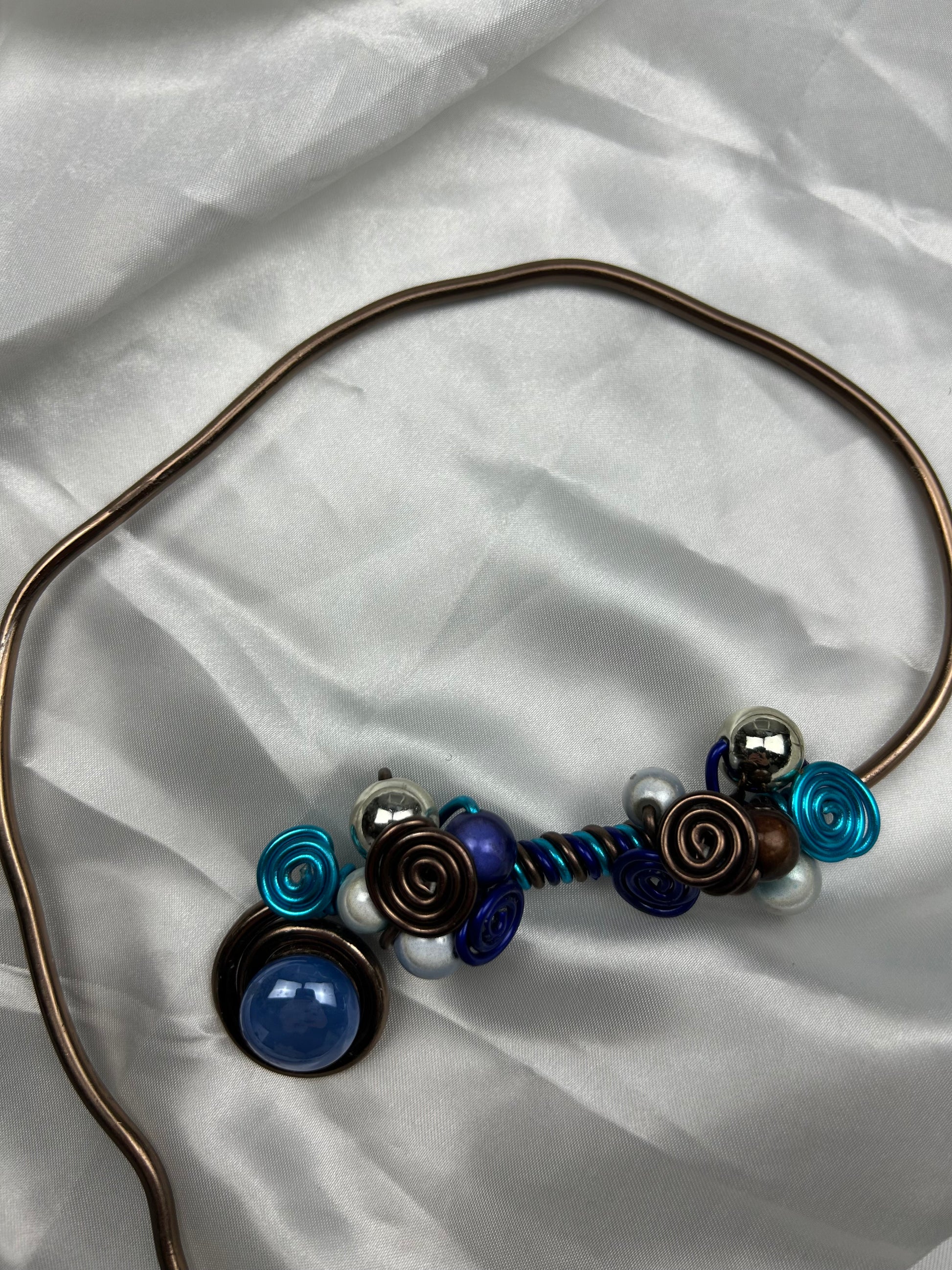 Rigid ajustable boho necklace