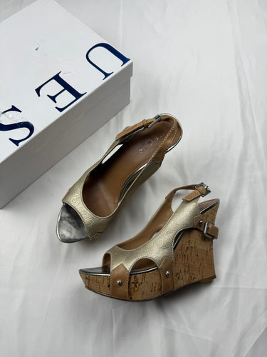 Gold buckle belt wedge heels (37)