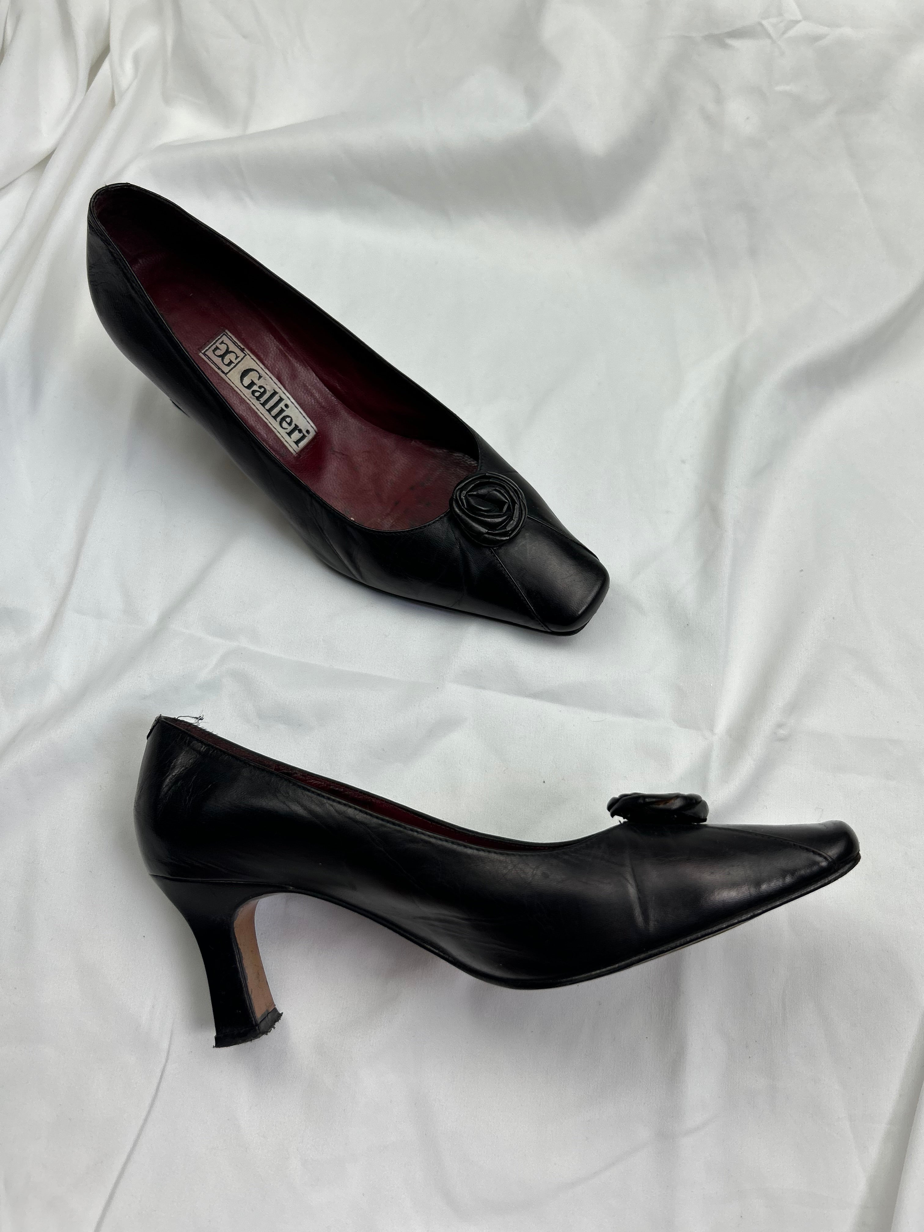 Black 100% leather flower appliquée heels (36)