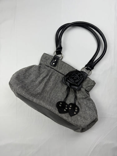 Grey flower appliquée medium shoulder bag (27x24cm)