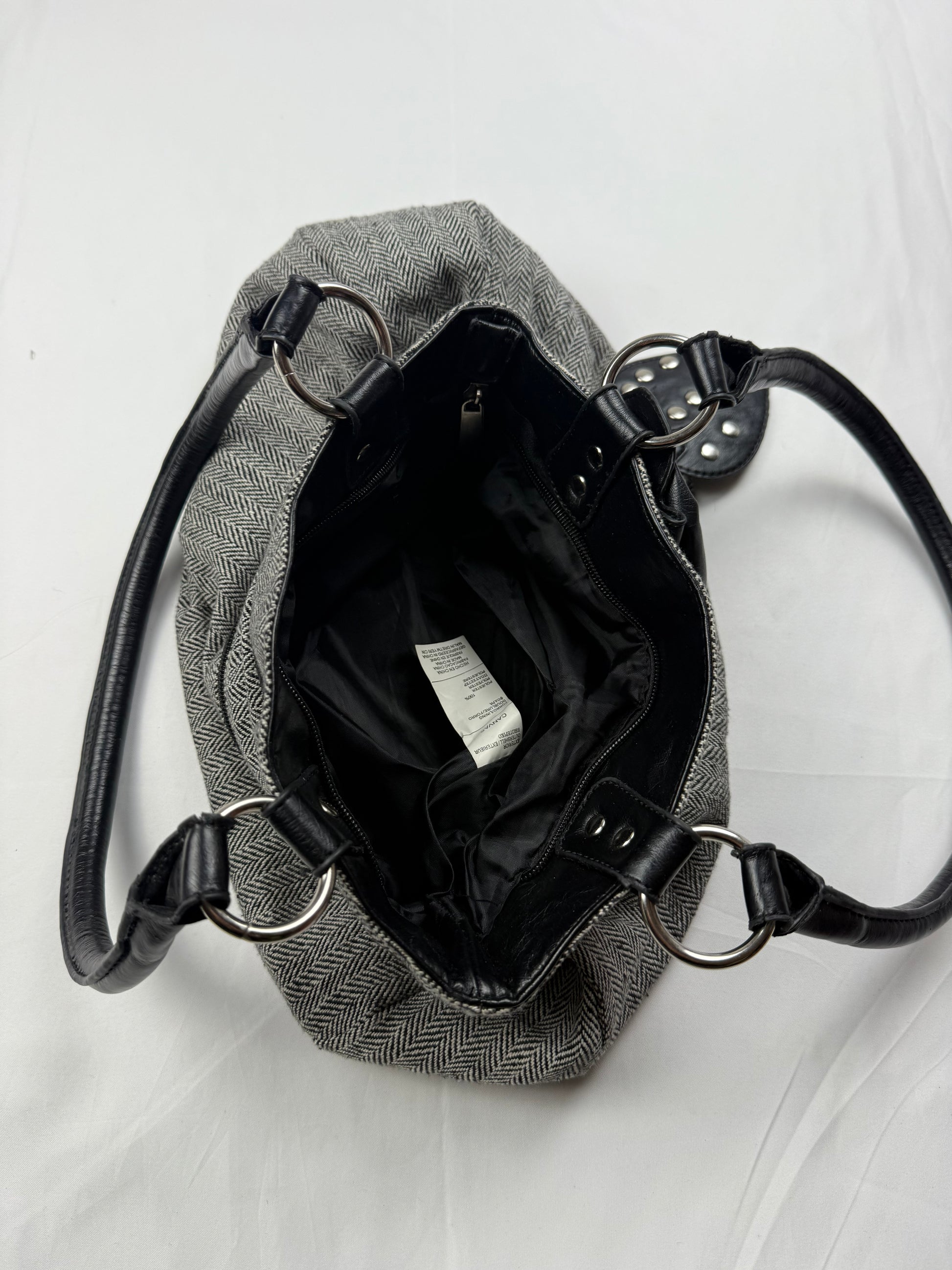 Grey flower appliquée medium shoulder bag (27x24cm)