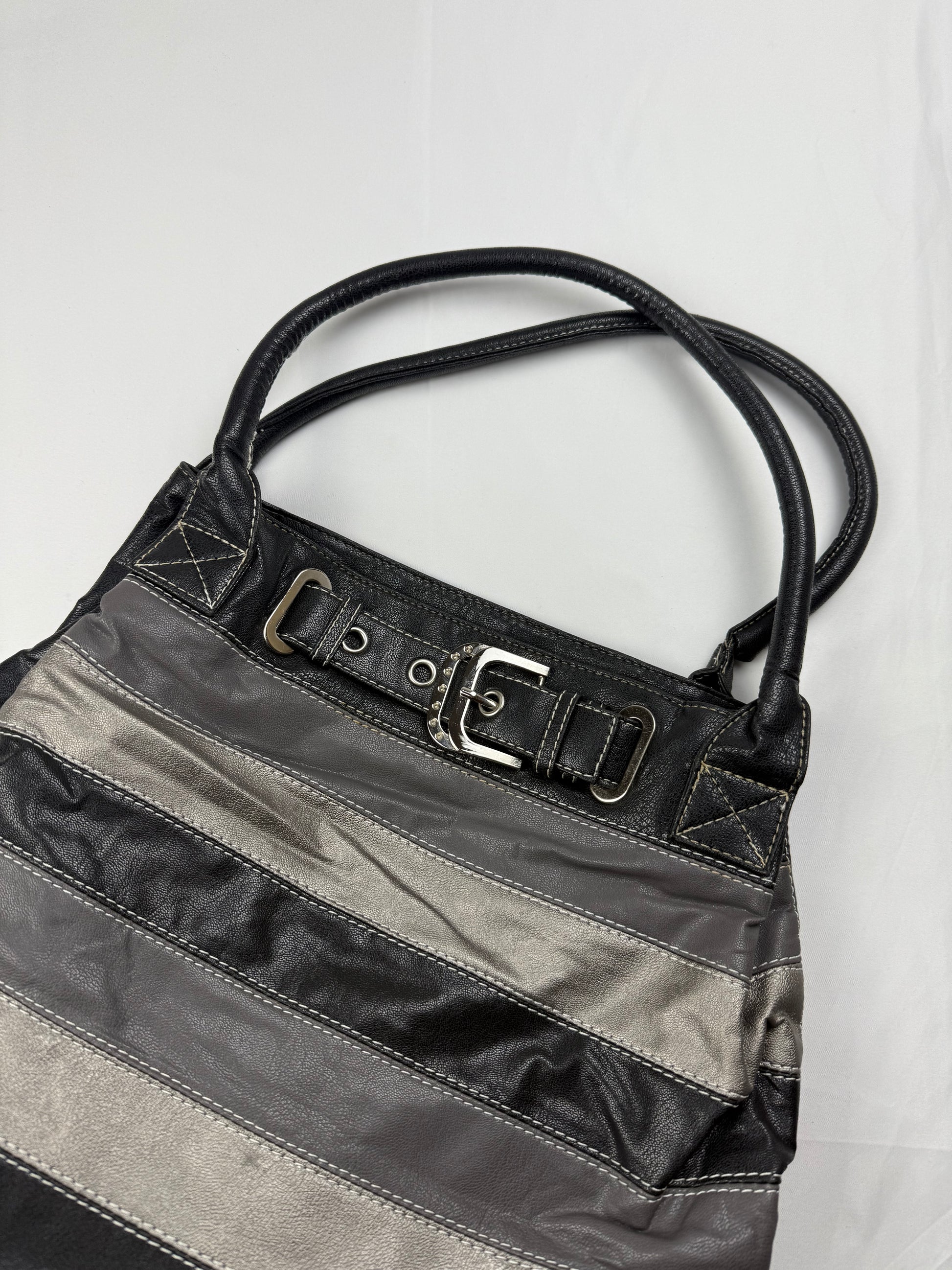 Grey striped uni shoulder bag (33x30cm)