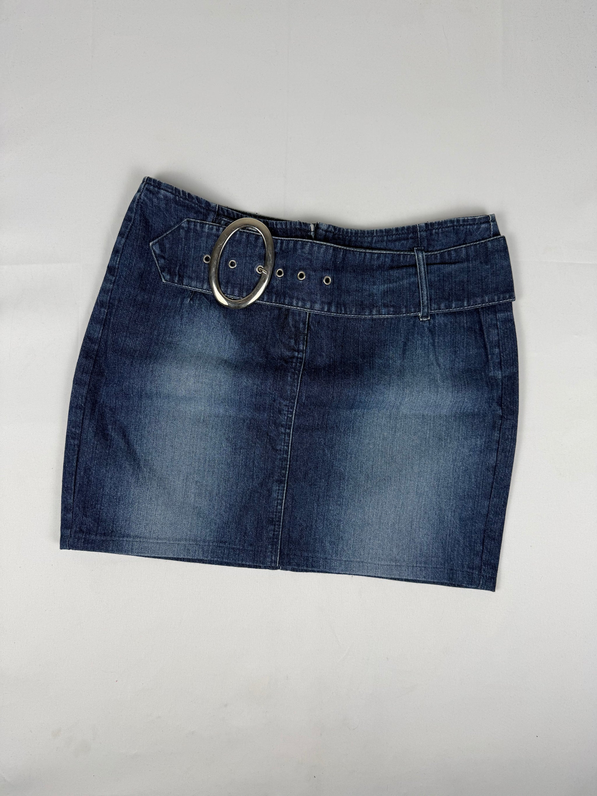 Blue denim low rise buckle belt mini skirt (M/L)