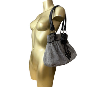Grey flower appliquée medium shoulder bag (27x24cm)