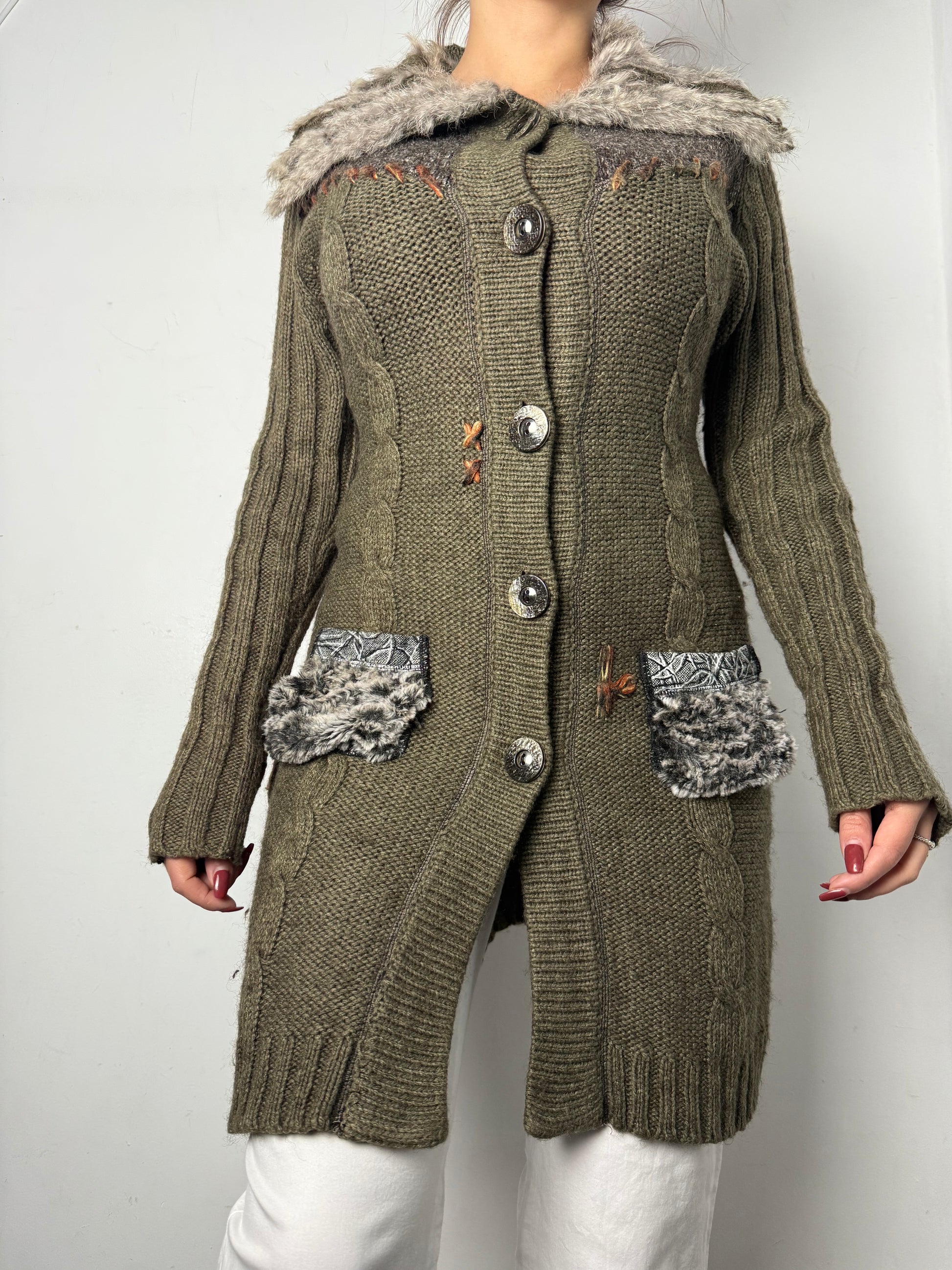 Khaki tight fit faux fur neck long cardigan jumper (S/M)