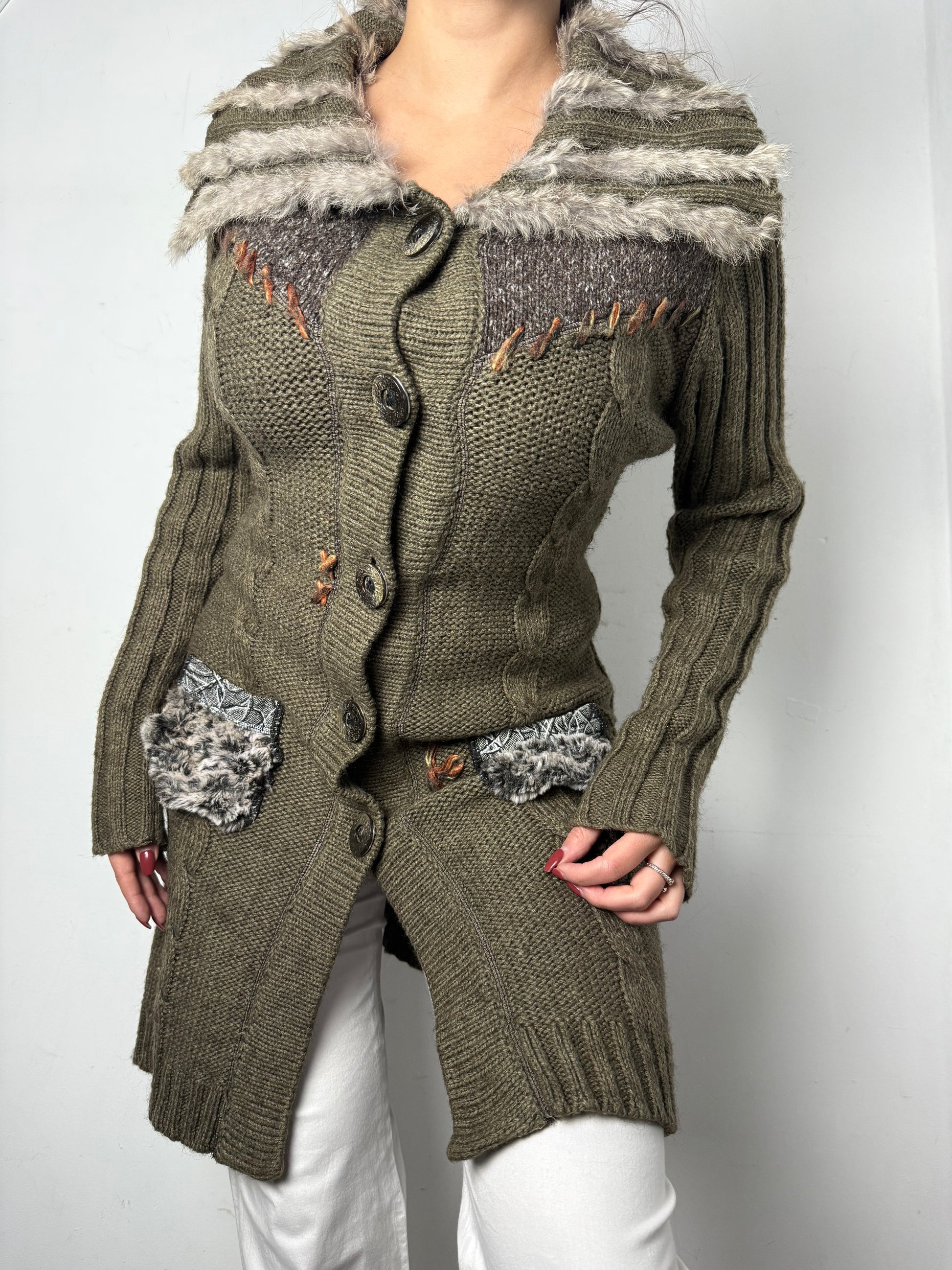 Khaki tight fit faux fur neck long cardigan jumper (S/M)