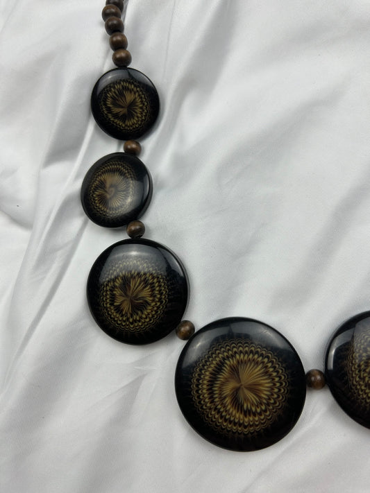 Brown wood pearls necklace