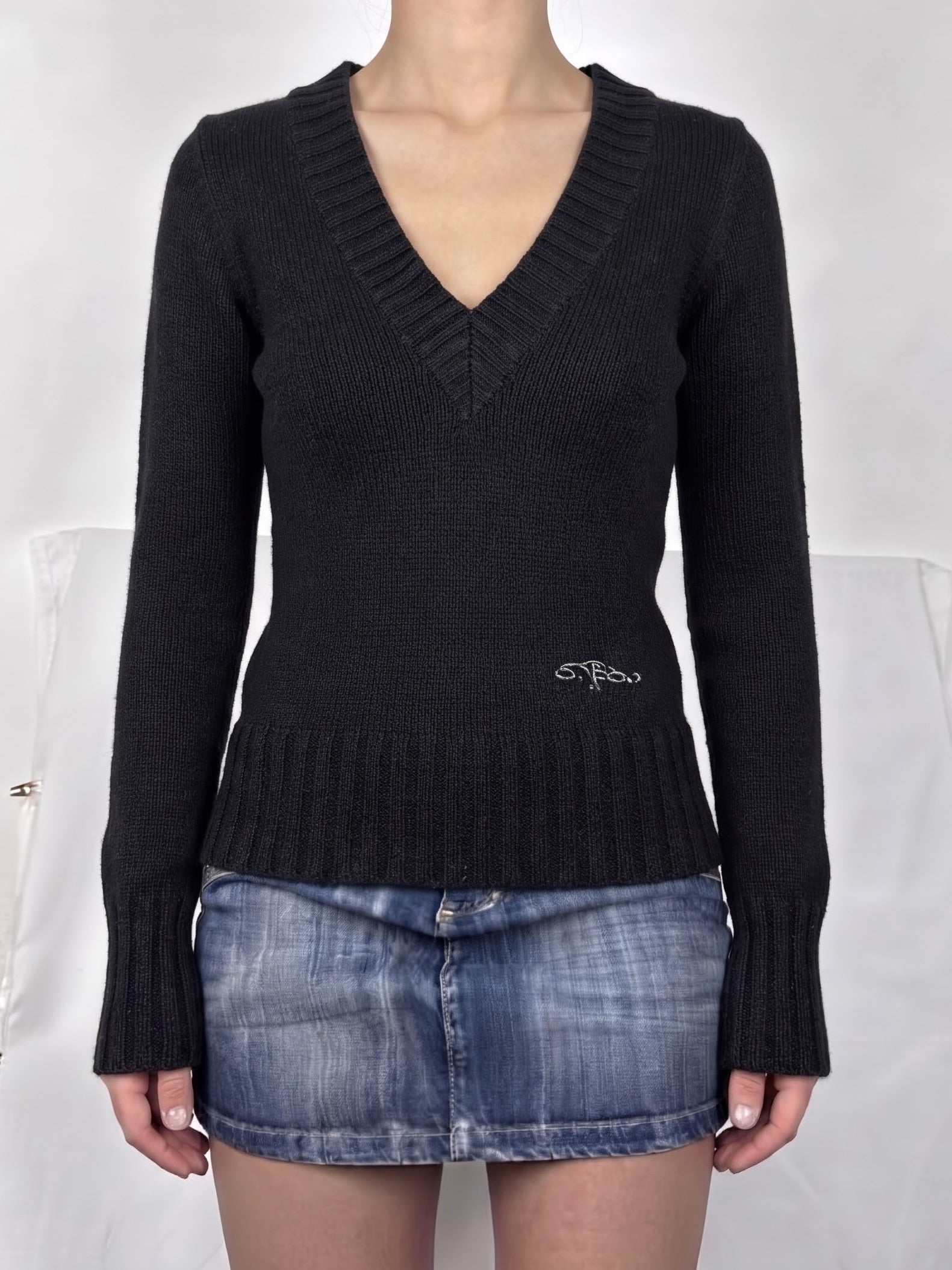 Black angora wool & cotton V neck jumper (M)
