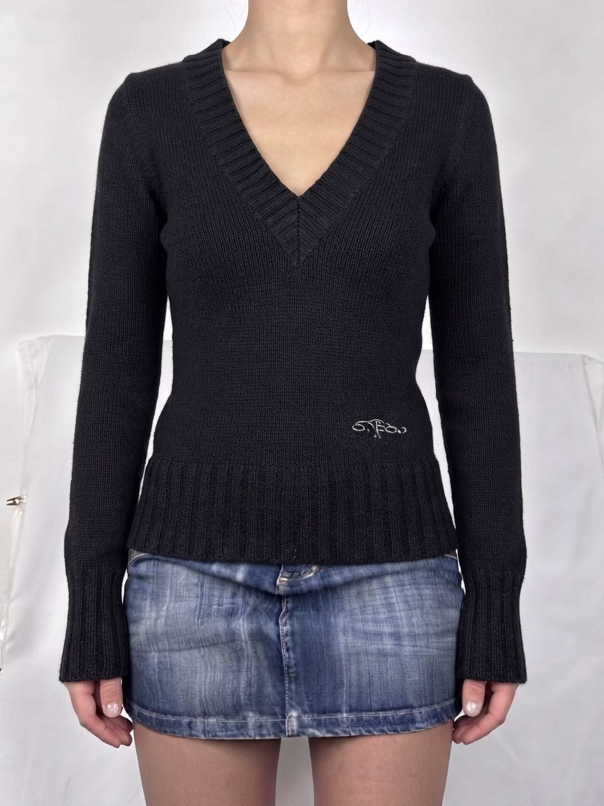 Black angora wool & cotton V neck jumper (M)
