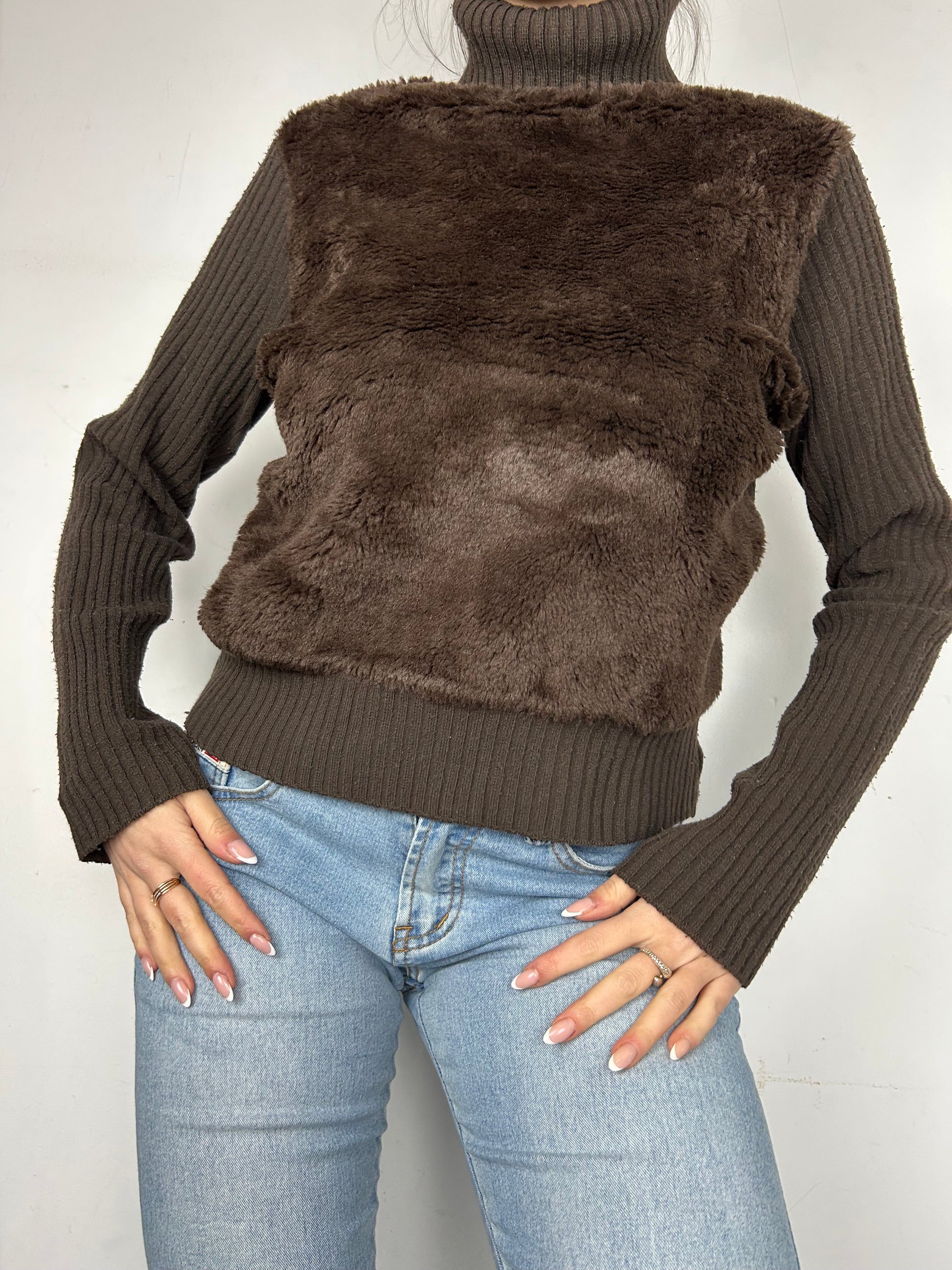 Brown faux fur turtleneck jumper (S/M)