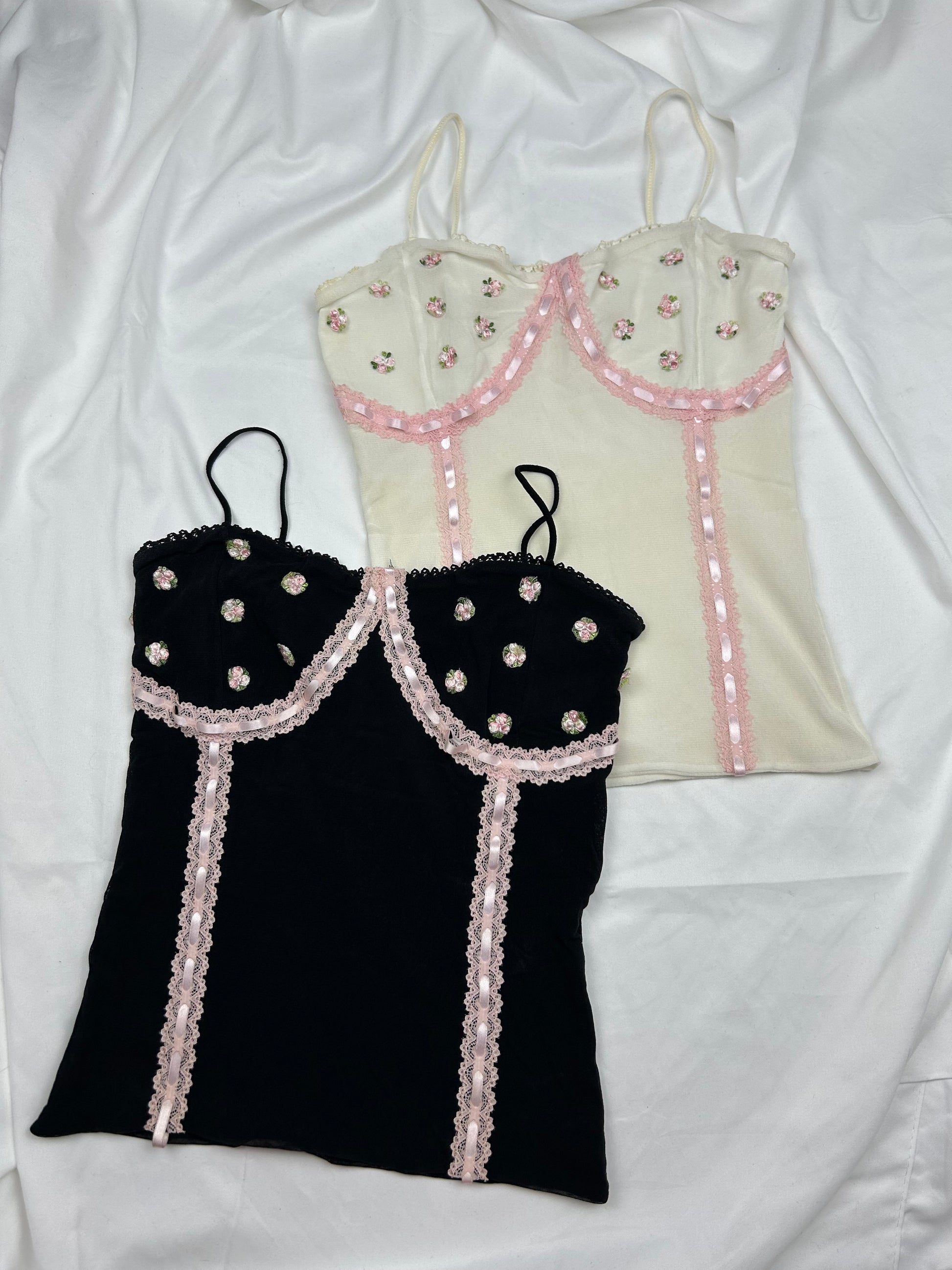 Mesh lined embroidered bow cami top (S)