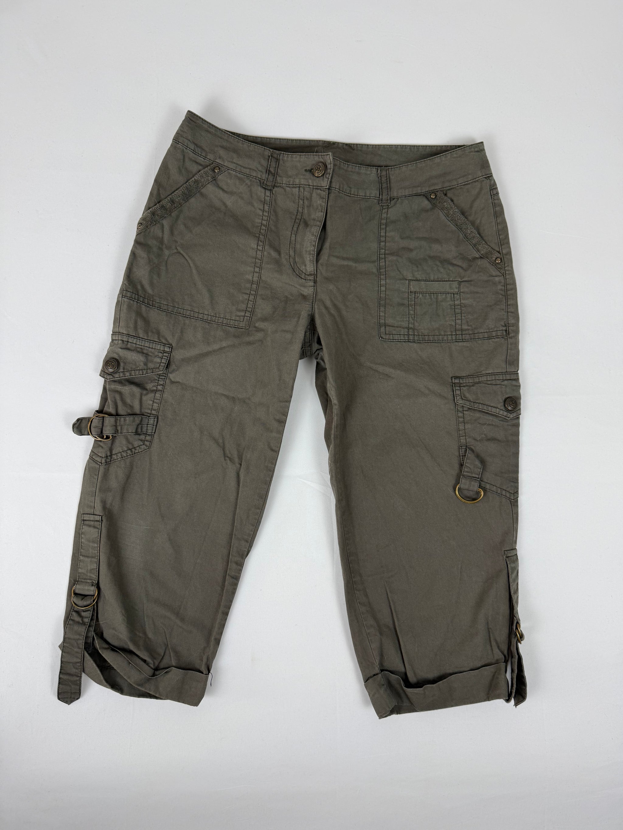 Khaki cargo low rise capri pants (S/M)