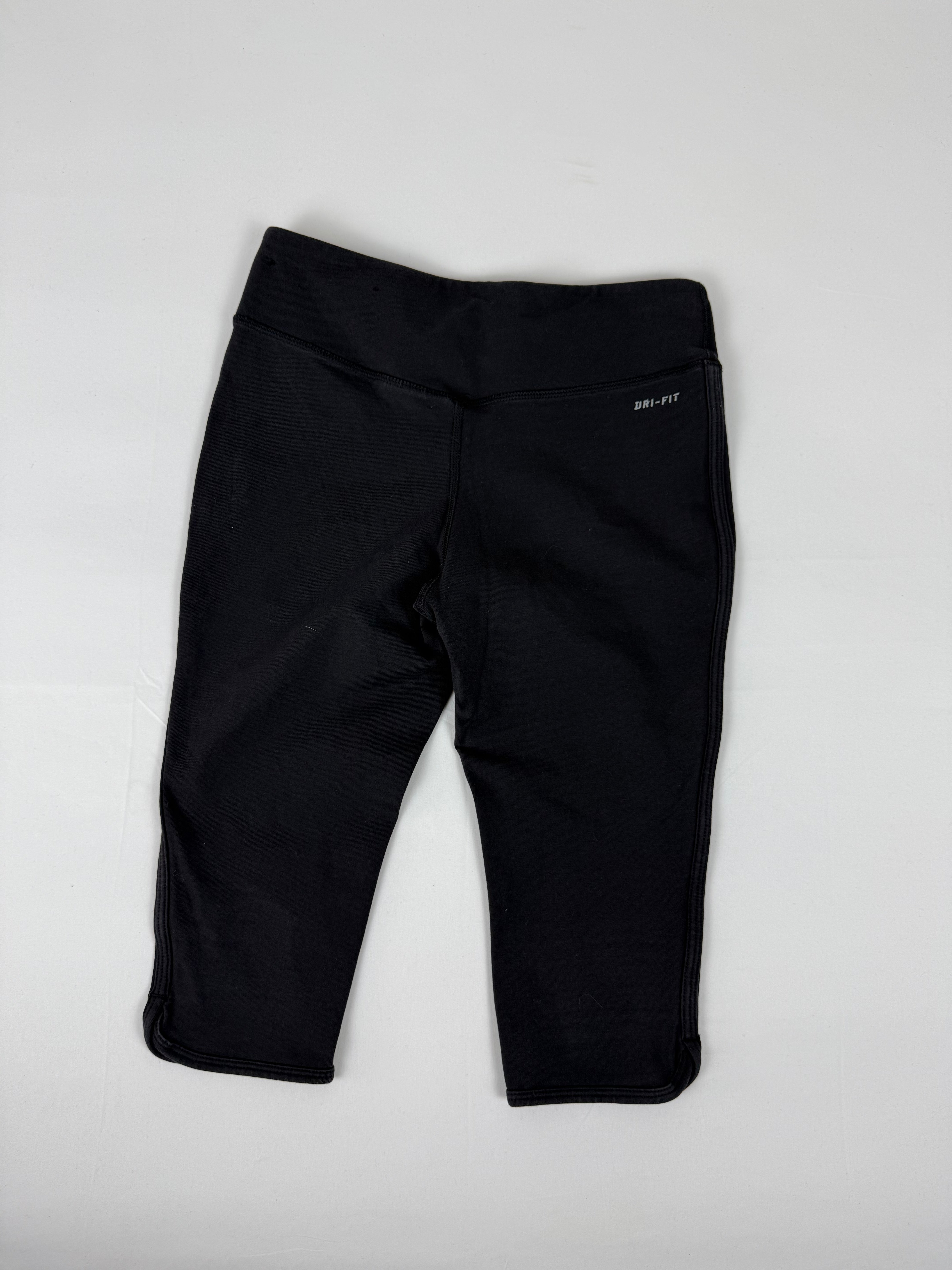 Black activewear low rise capri pants (S)