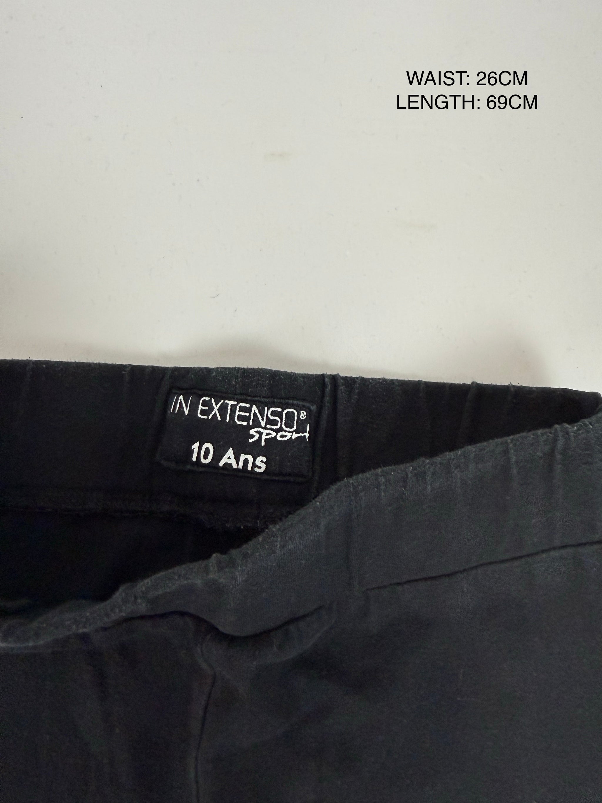 Black activewear low rise capri pants (XXS)