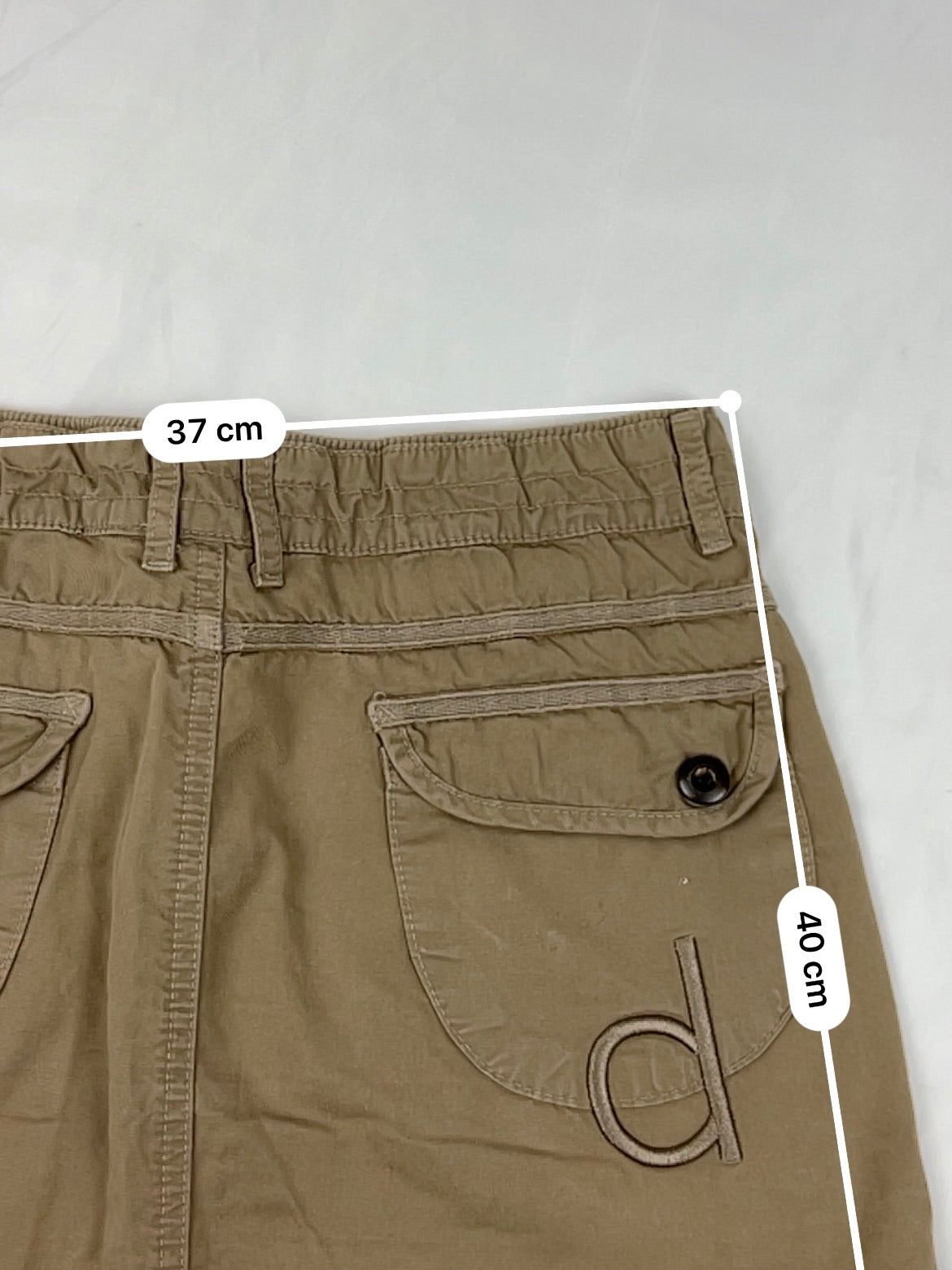 Beige denim low rise cargo mini skirt (S)