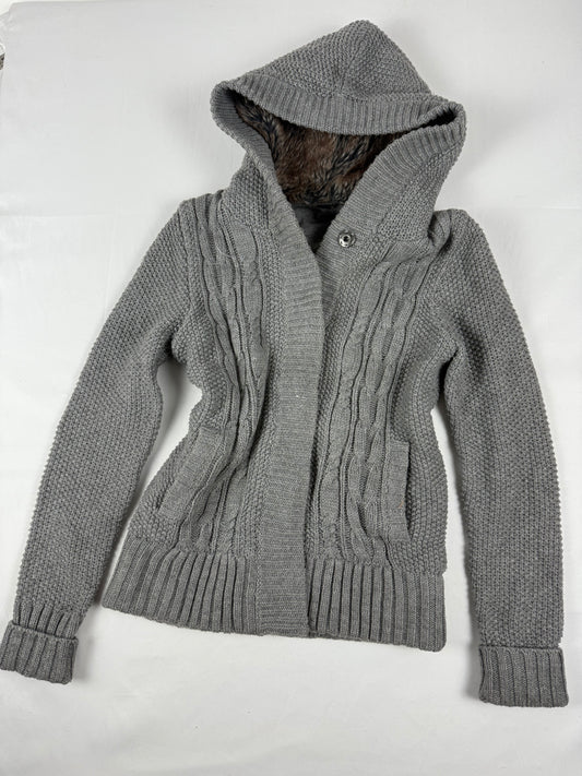 Grey inside faux fur zip up hooded knit jumper (S/M)