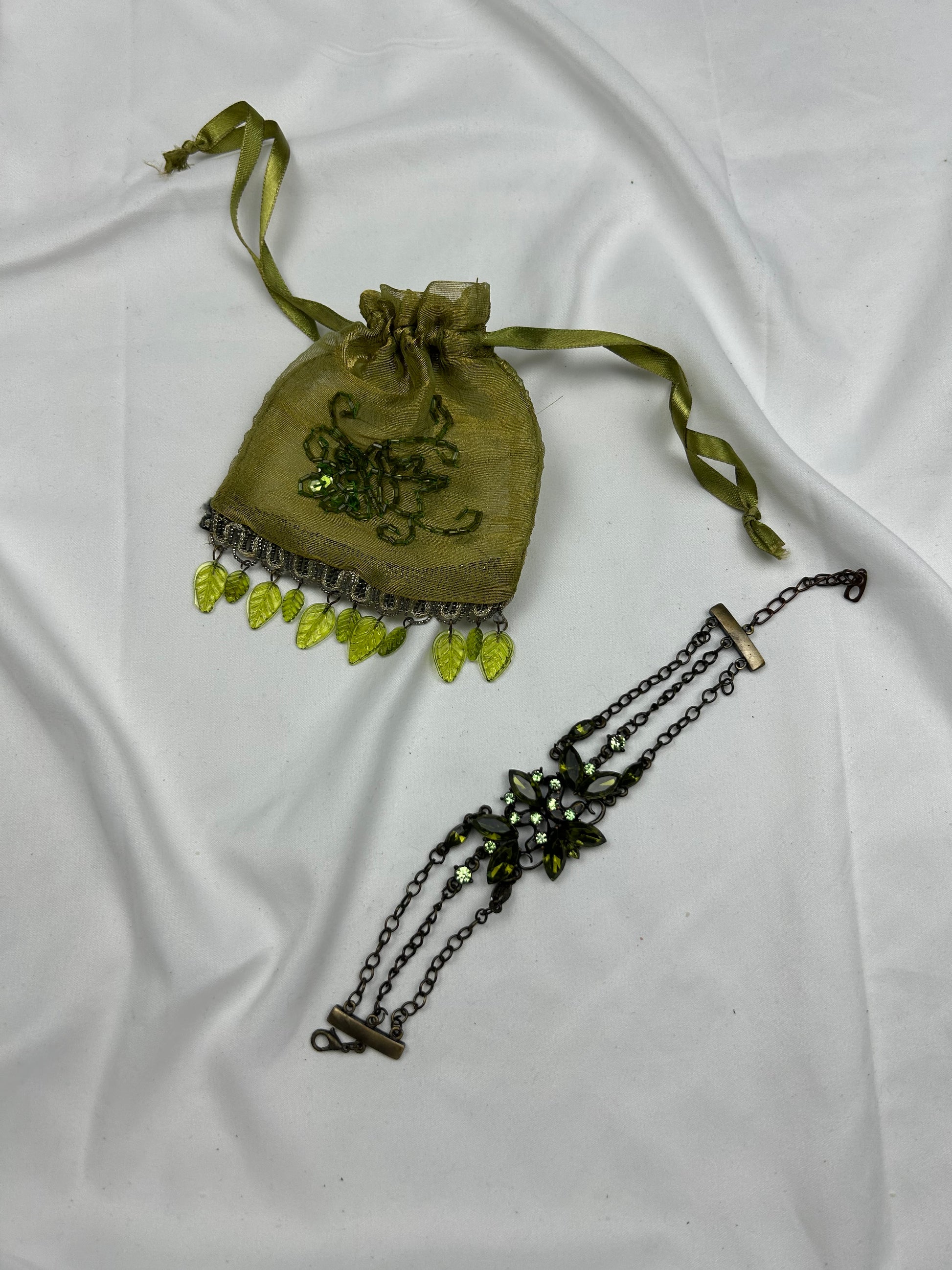 Green pearls inox bracelet